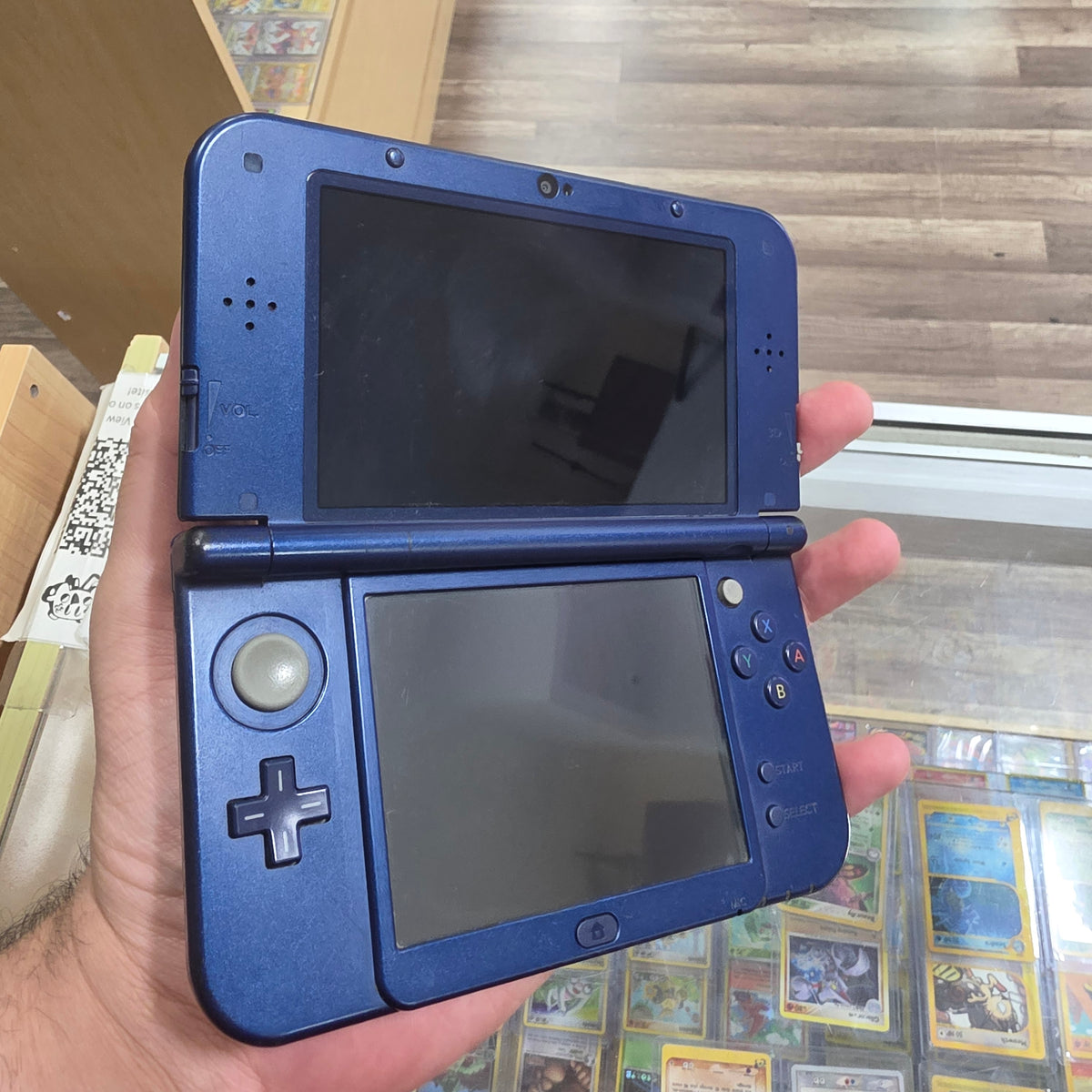 (644) New Nintendo 3DS XL Handheld System (Blue) w/ Charger (Region Free)(JAPANESE TO US)
