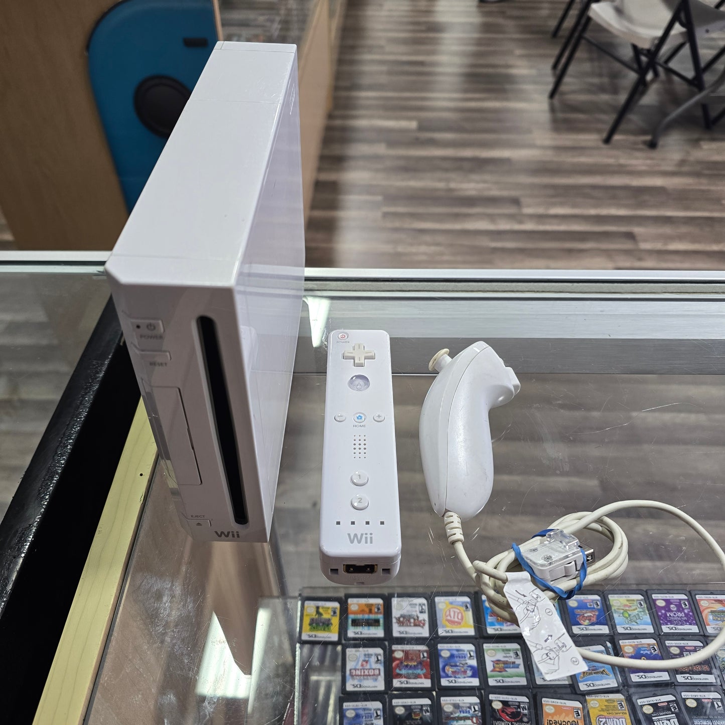 (407) Nintendo Wii System [All Cables And Controllers Included]