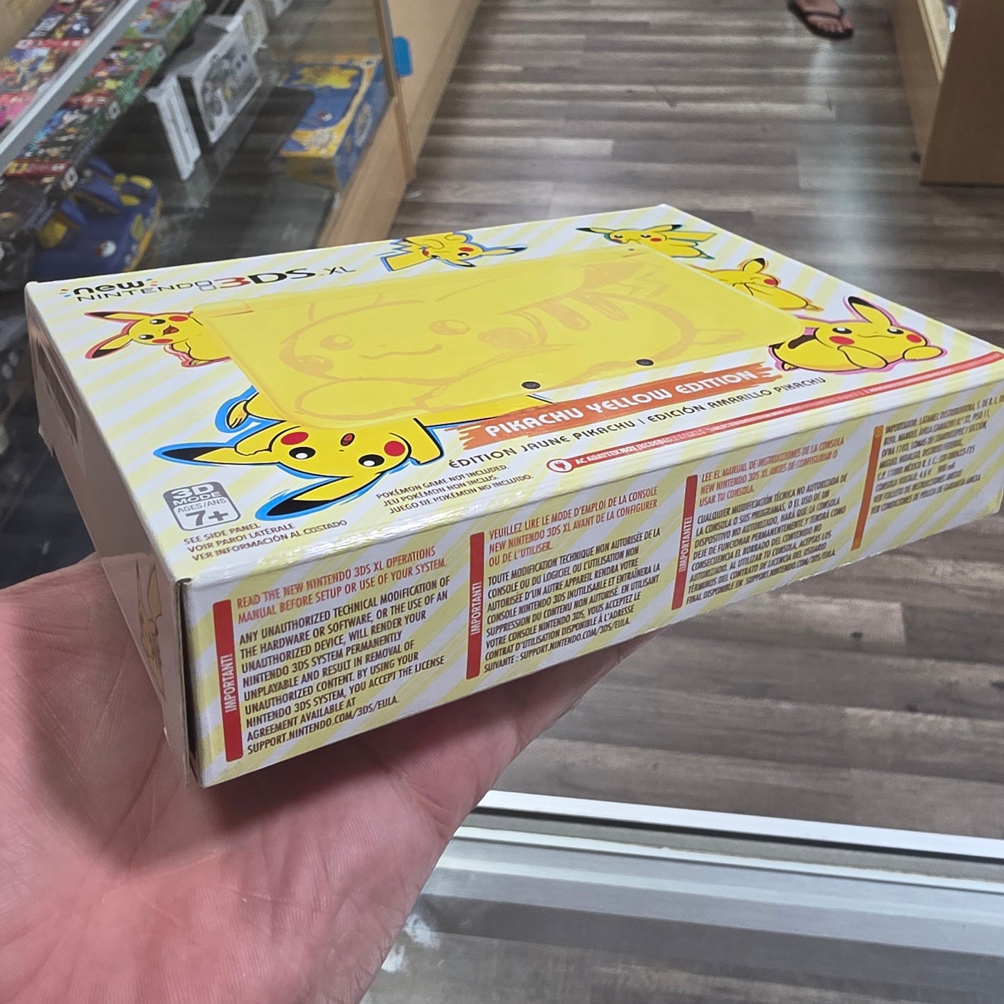 New Nintendo 3DS XL Pikachu Yellow Edition (NEVER USED)