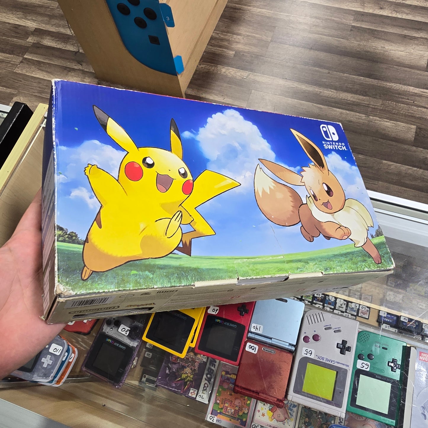 Nintendo Switch Pokemon: Let's Go Eevee Edition Nintendo Switch (NO GAME) (NO Pokeball)