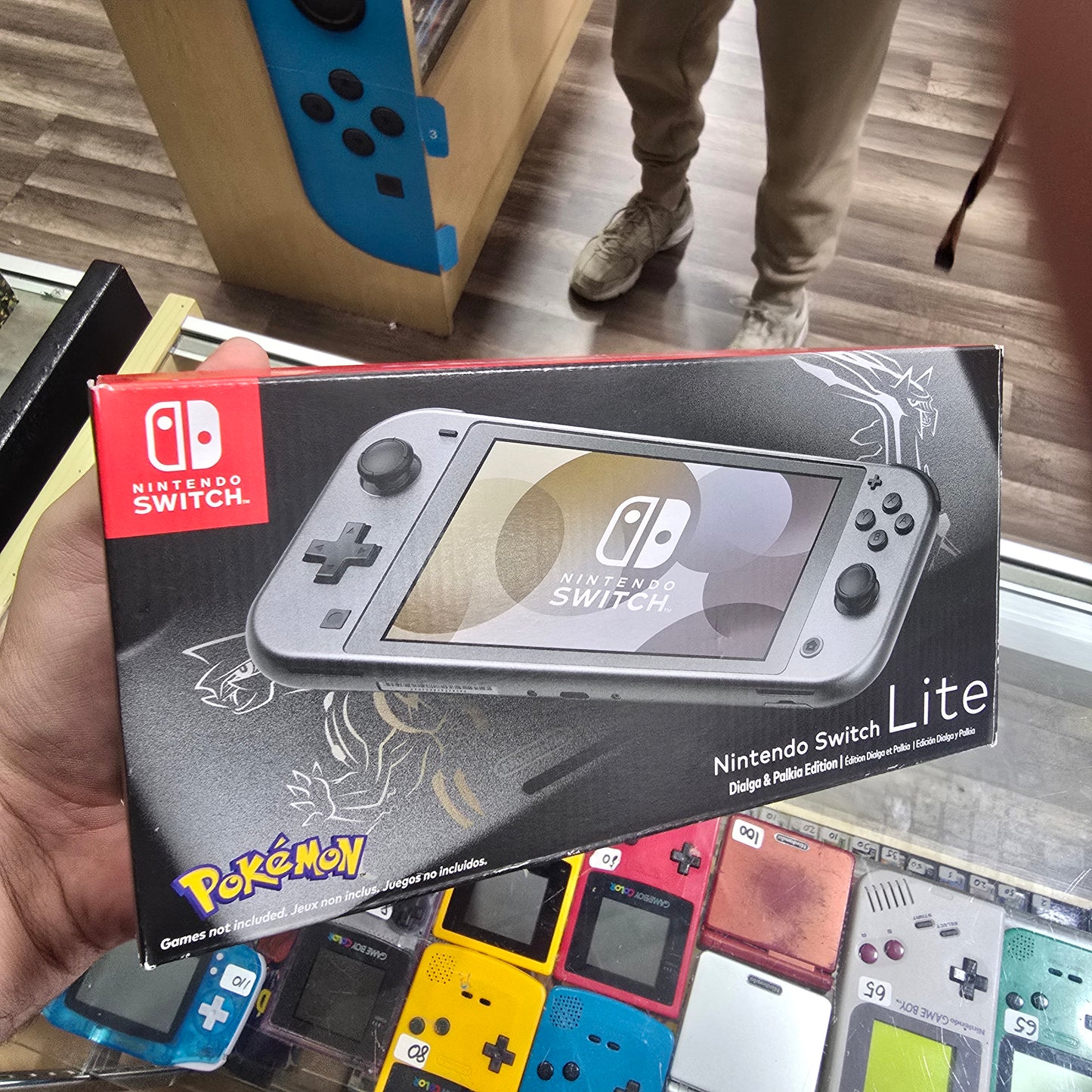 Nintendo Switch Lite: Dialga & Palkia Edition (LIKE NEW)