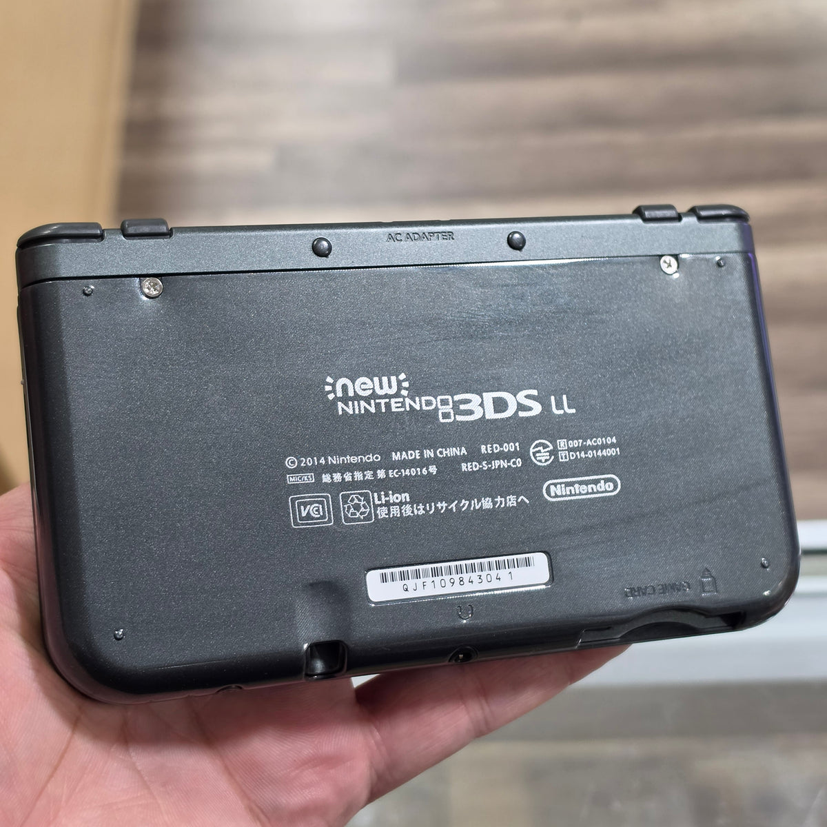 (041) (Top IPS) Black New Nintendo 3DS XL Handheld System With Charger (Region Free)(JAPANESE TO US)