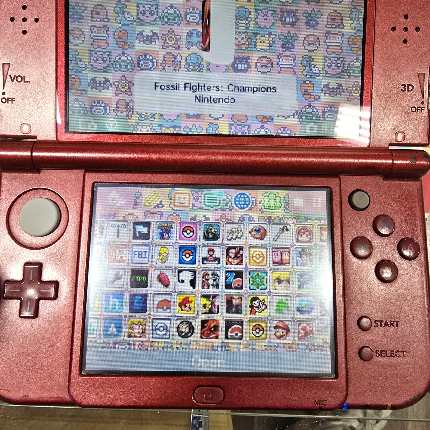 New Nintendo 3DS LL Metallic Red JP Nintendo 3DS [Pre Installed Games] [Charger Included]
