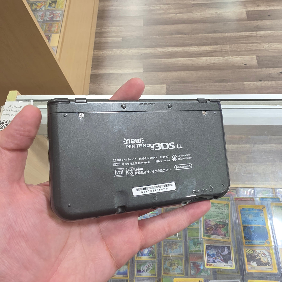 (496) New Nintendo 3DS XL Handheld System (Black) w/ Charger (Region Free)(JAPANESE TO US)