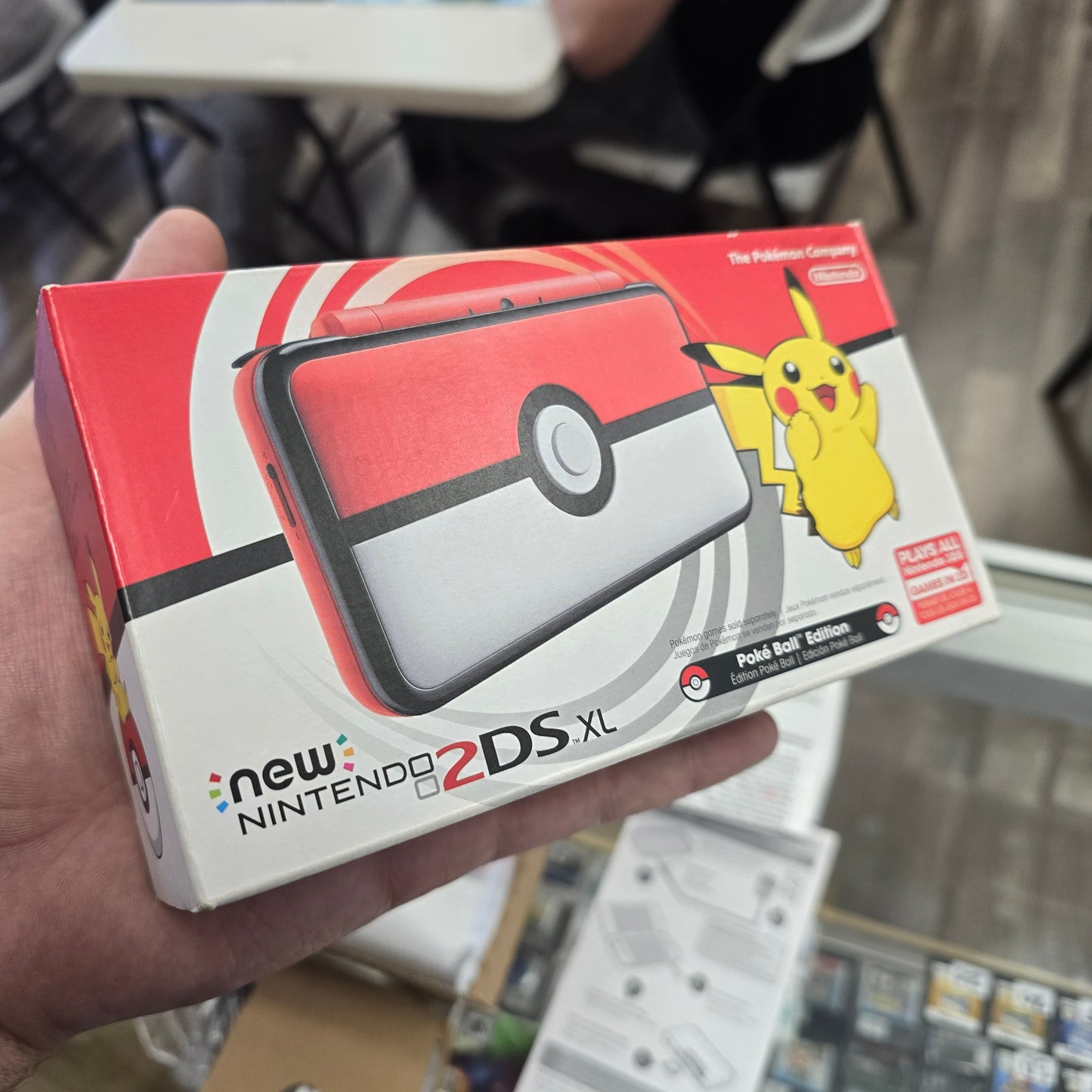 PokeBall Edition Nintendo 2DS XL System CIB (LIKE NEW)