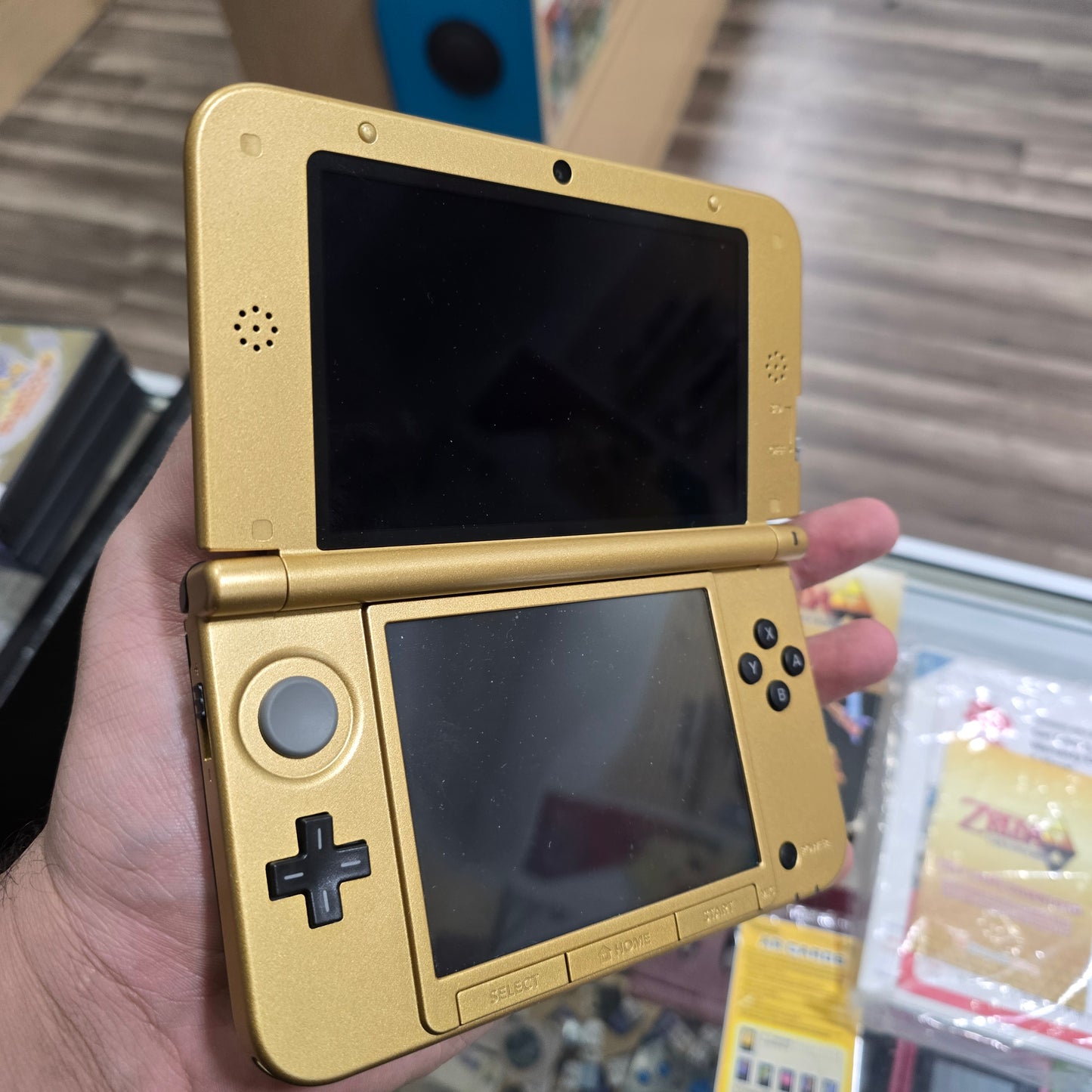 Nintendo 3DS XL Zelda Edition [A Link Between Worlds Pre-installed] Nintendo 3DS Handheld System with Charger and Box