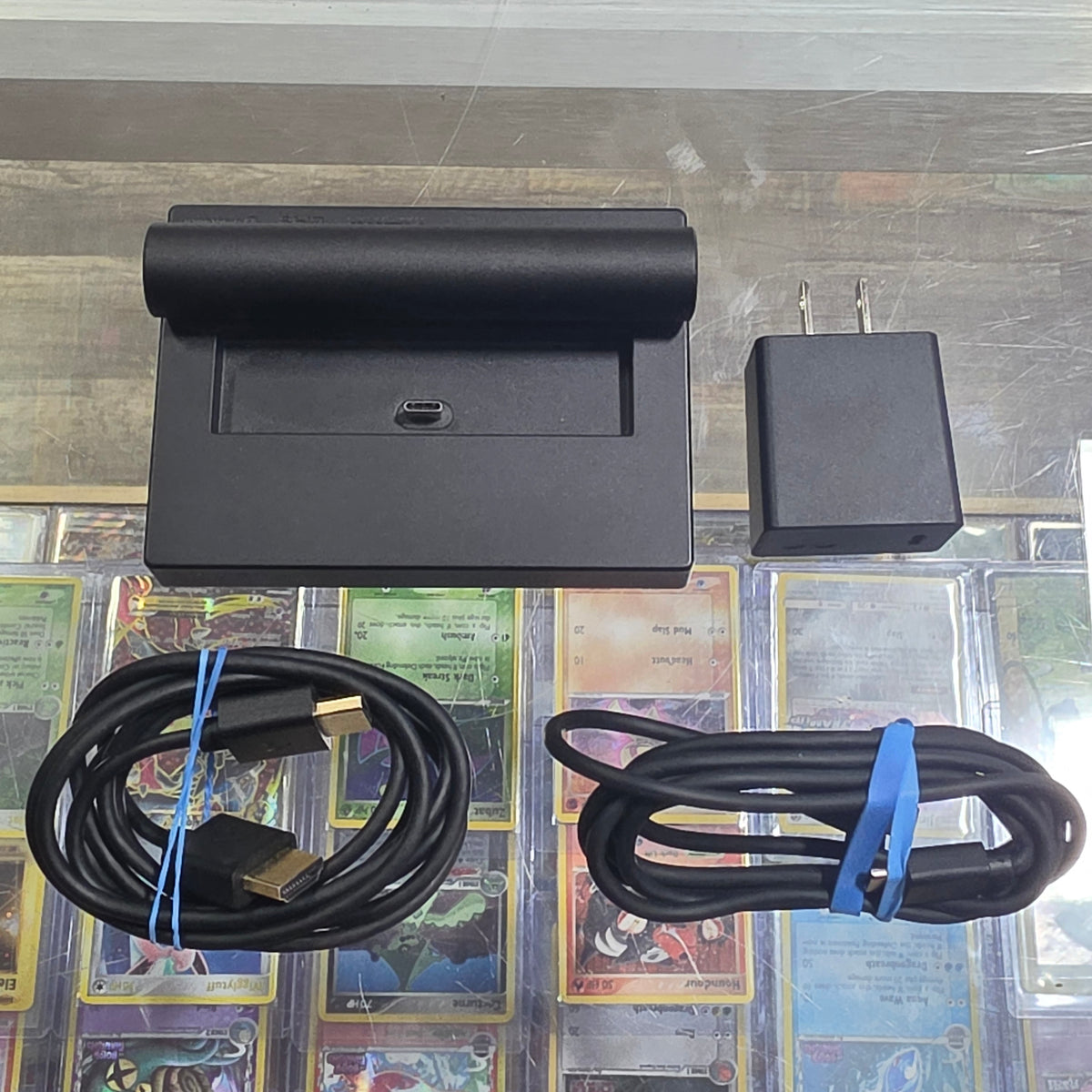 Black Analogue Pocket Dock with Cables