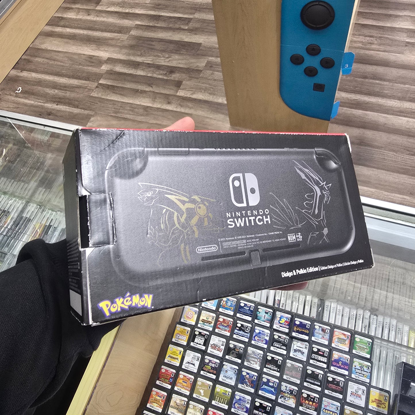 Nintendo Switch Lite: Dialga & Palkia Edition Nintendo Switch System (NO CHARGER)