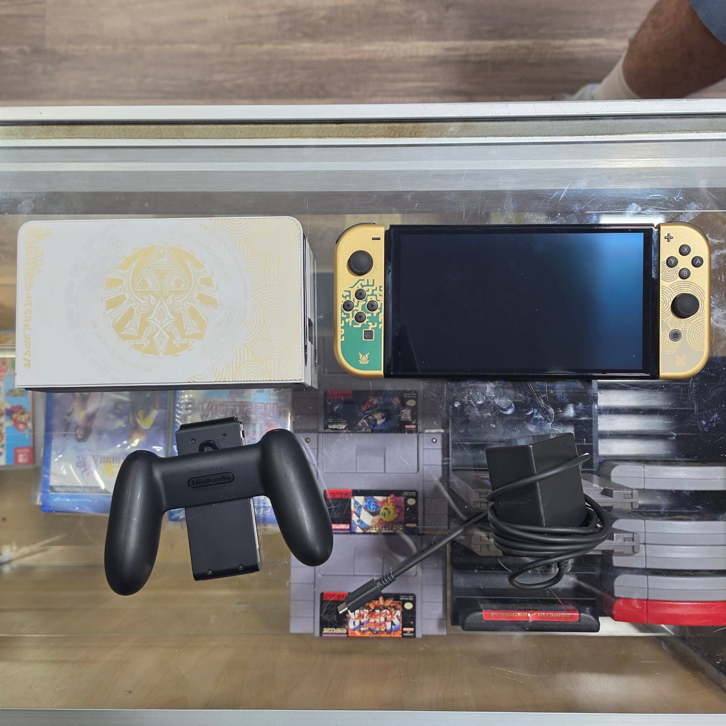 Nintendo Switch OLED [Zelda: Tears Of The Kingdom Edition] Nintendo Switch
