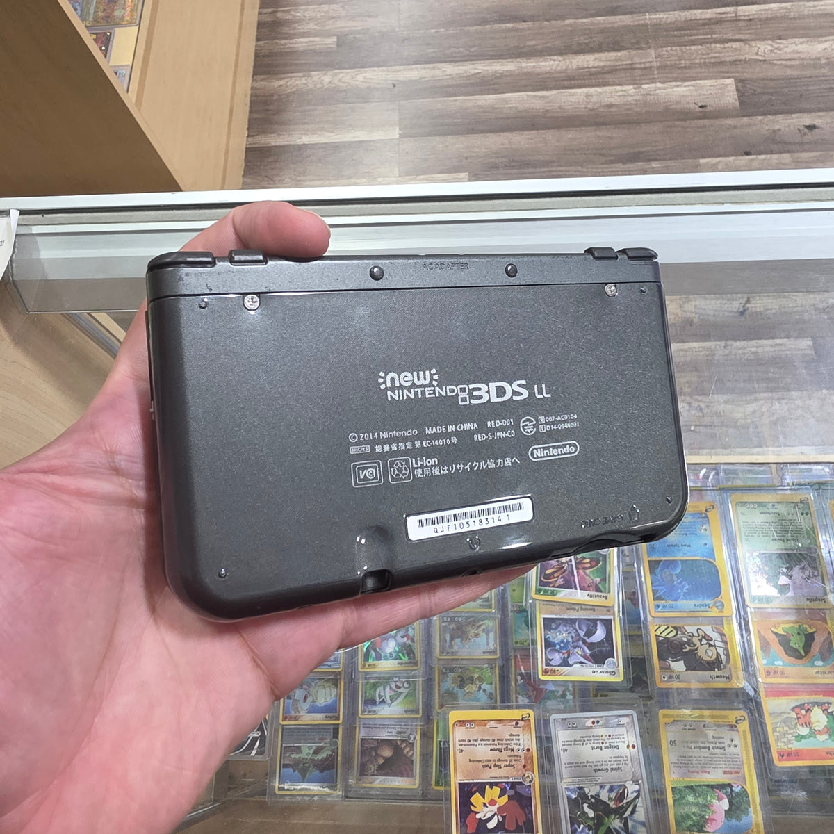 (141) New Nintendo 3DS XL Handheld System (Black) w/ Charger (Region Free)(JAPANESE TO US)