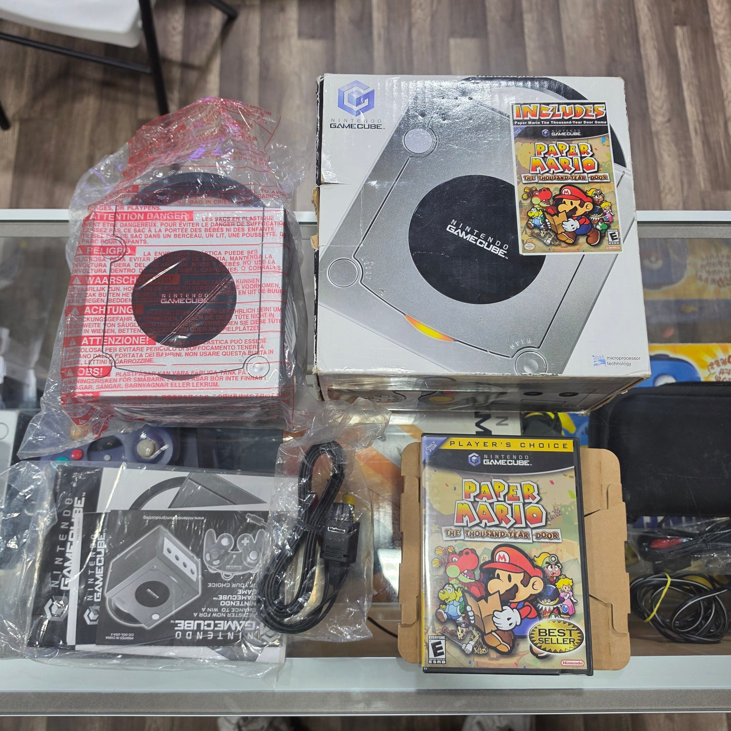 Nintendo GameCube Paper Mario Bundle (LIKE NEW) (SEALED GAME) comes with Controller and wires