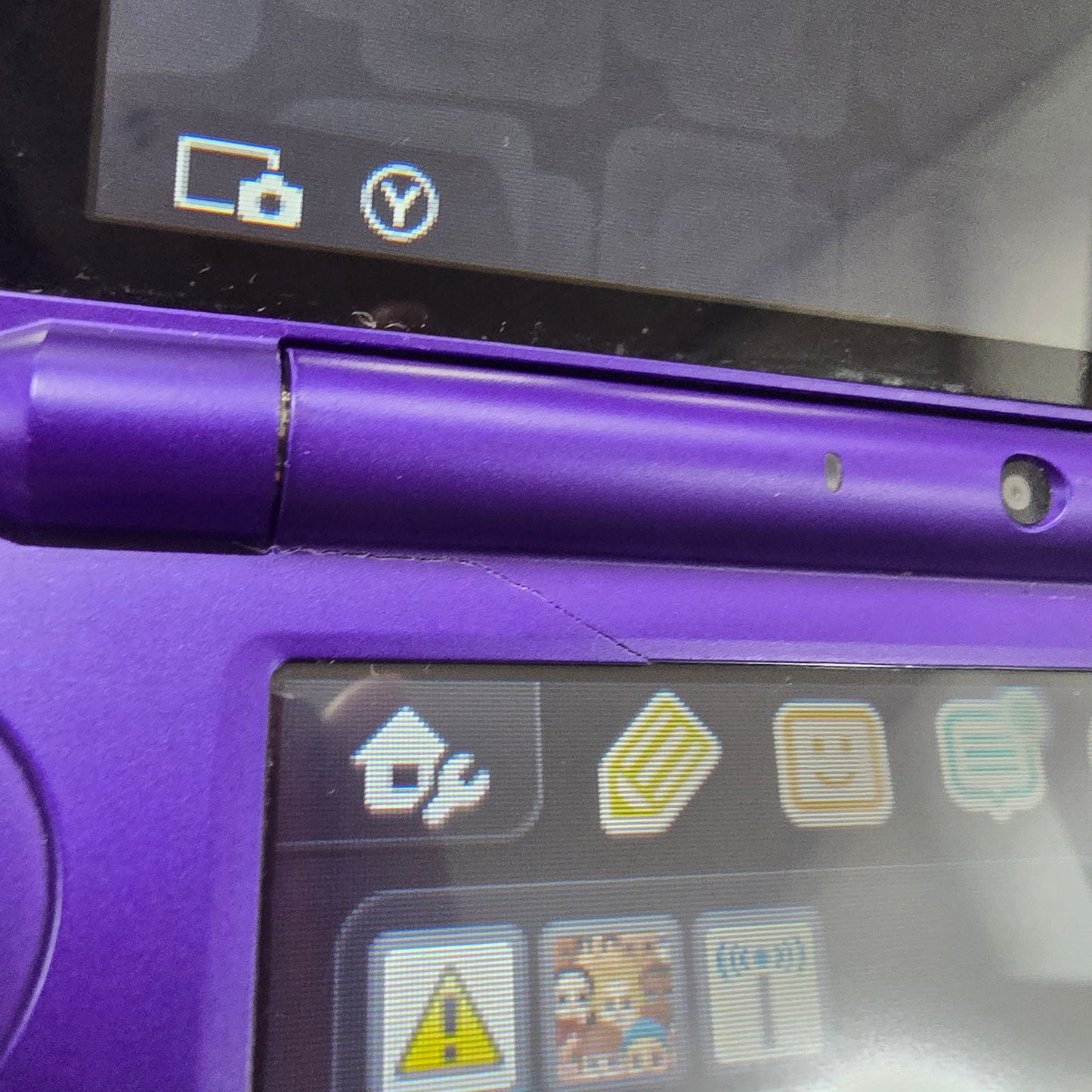 Purple Nintendo 2DS XL Handheld System with Charger (CHECK PHOTOS)