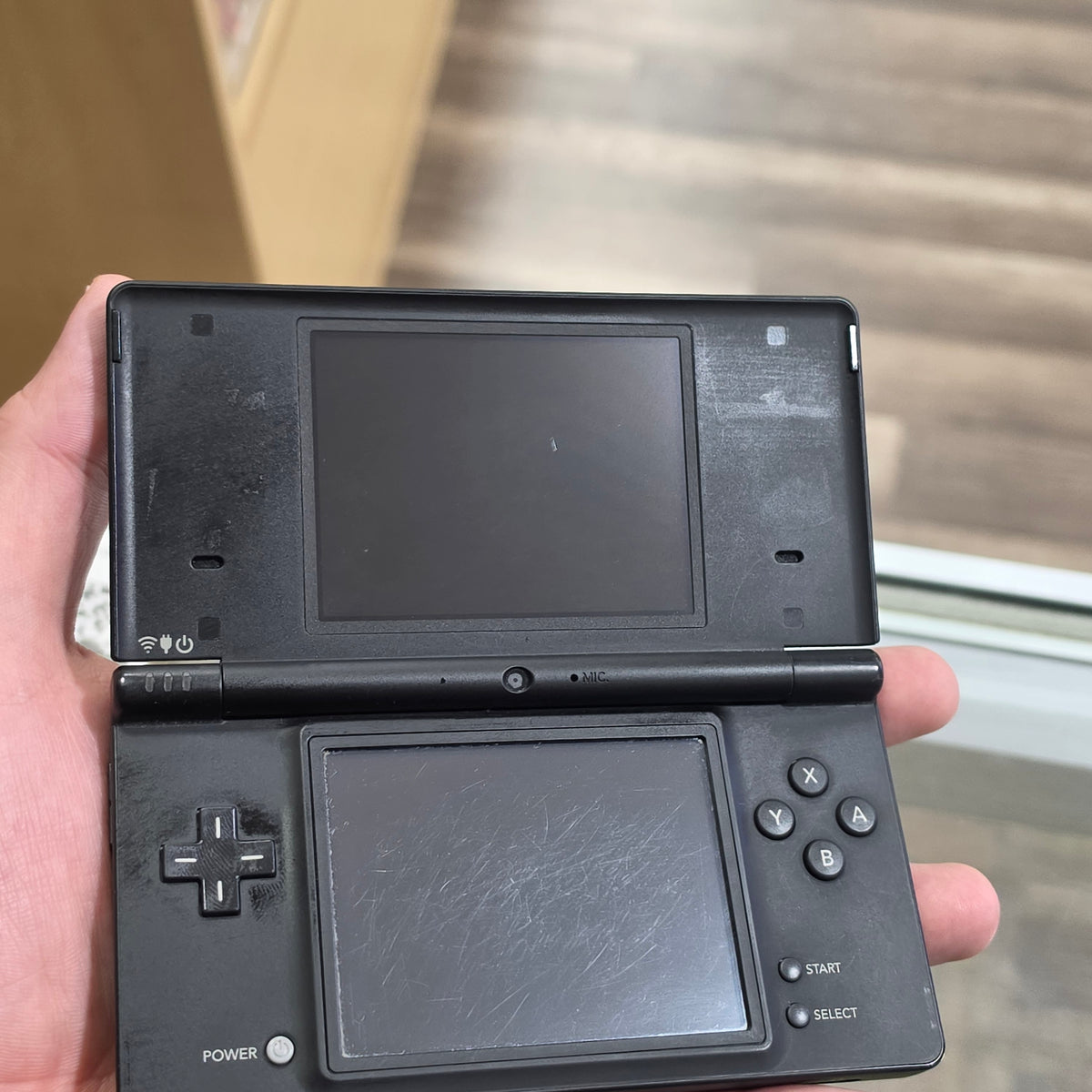Nintendo DSi Handheld System (Black) w/ Charger