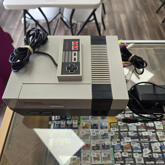 Nintendo Entertainment System (REFURBISHED SYSTEM) with Wires and Controller