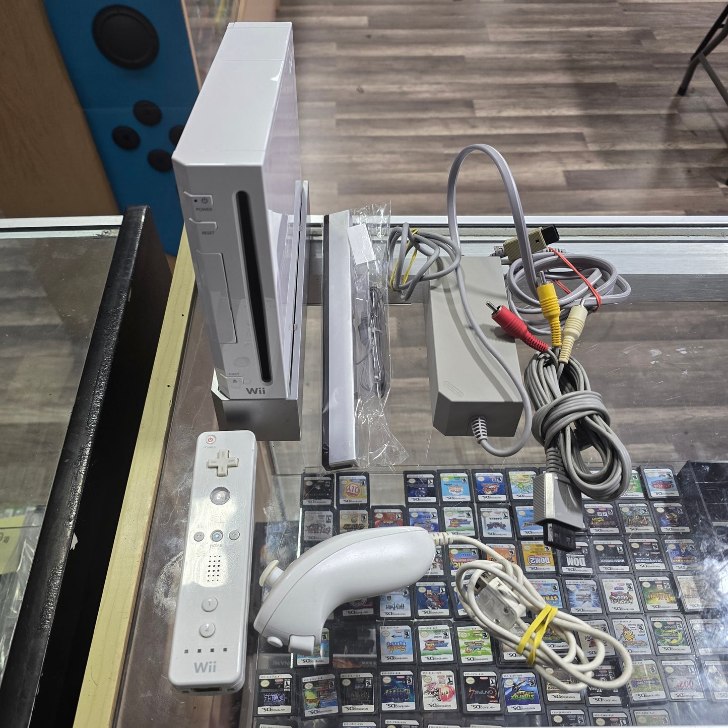 (358) Nintendo Wii System [All Cables And Controllers Included]