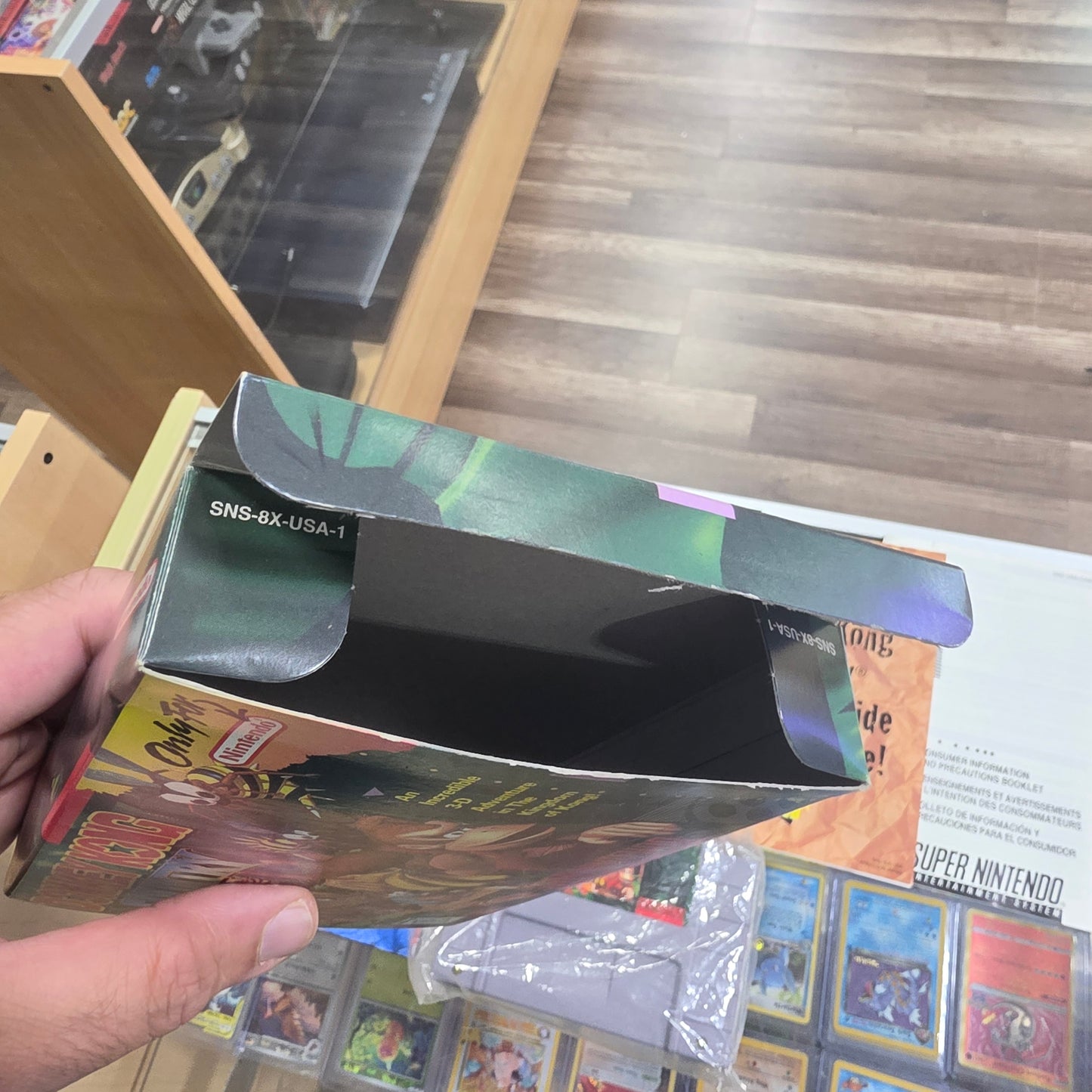 Donkey Kong Country Super Nintendo CIB with Poster (NO TRAY)