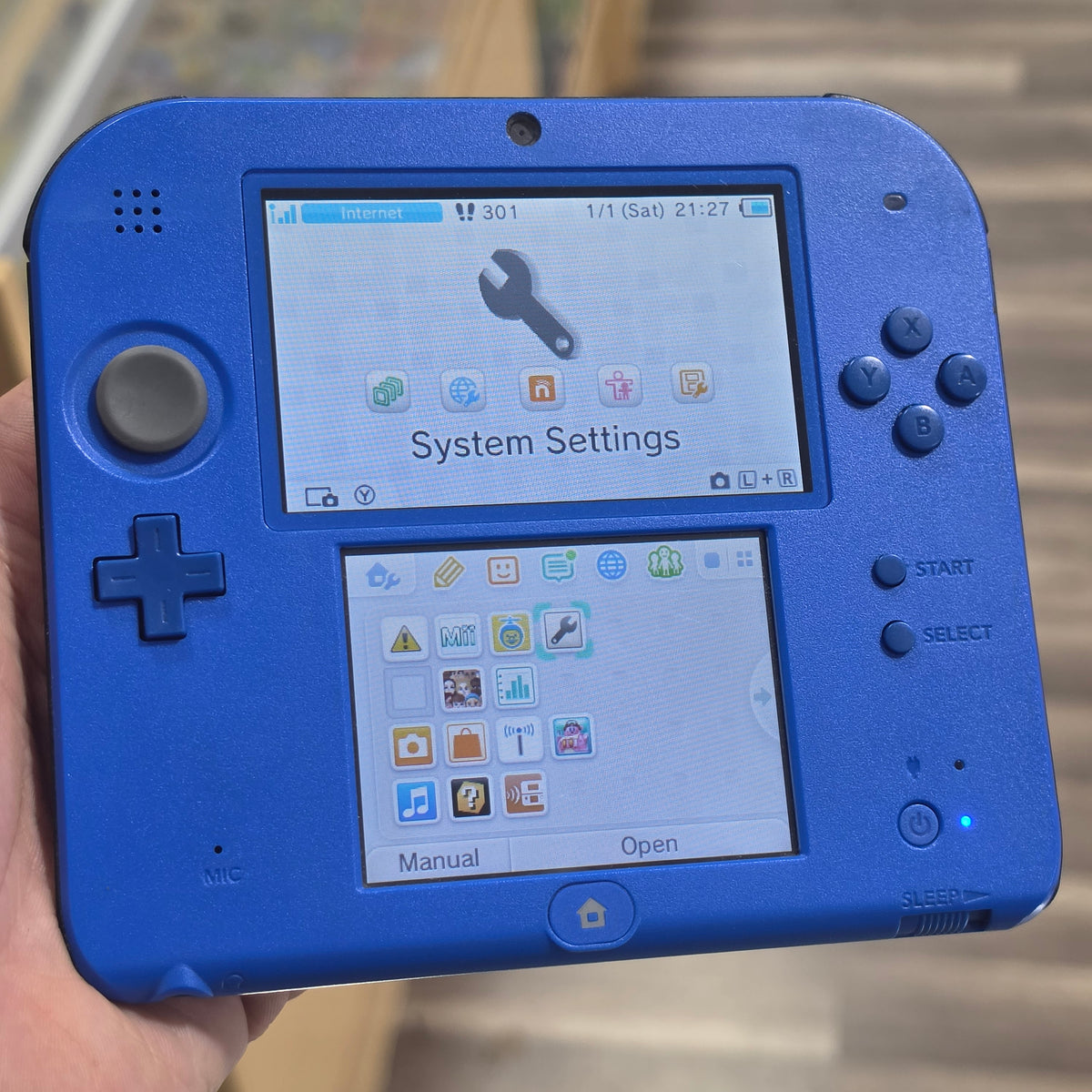 (166) Blue Nintendo 2DS Handheld System with Charger