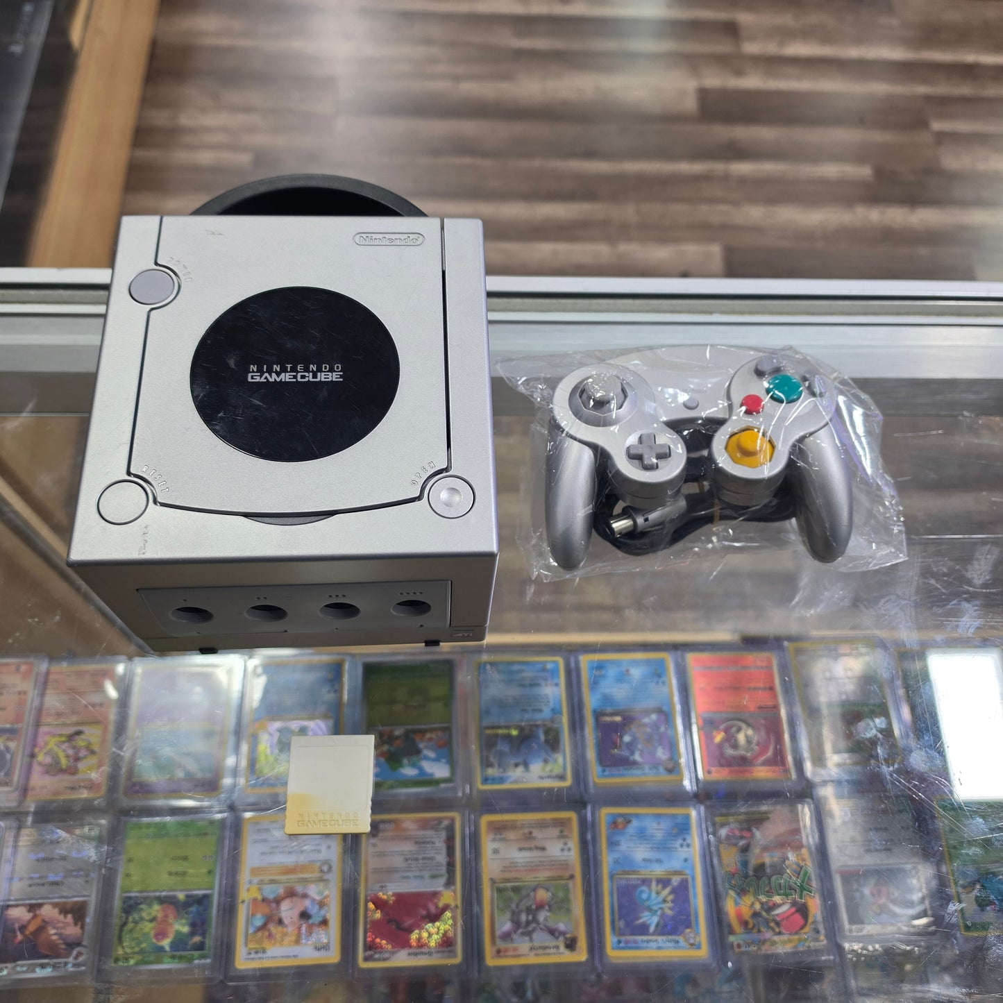 Silver Nintendo GameCube System with One Controller and Wires+ Memory Card (542)