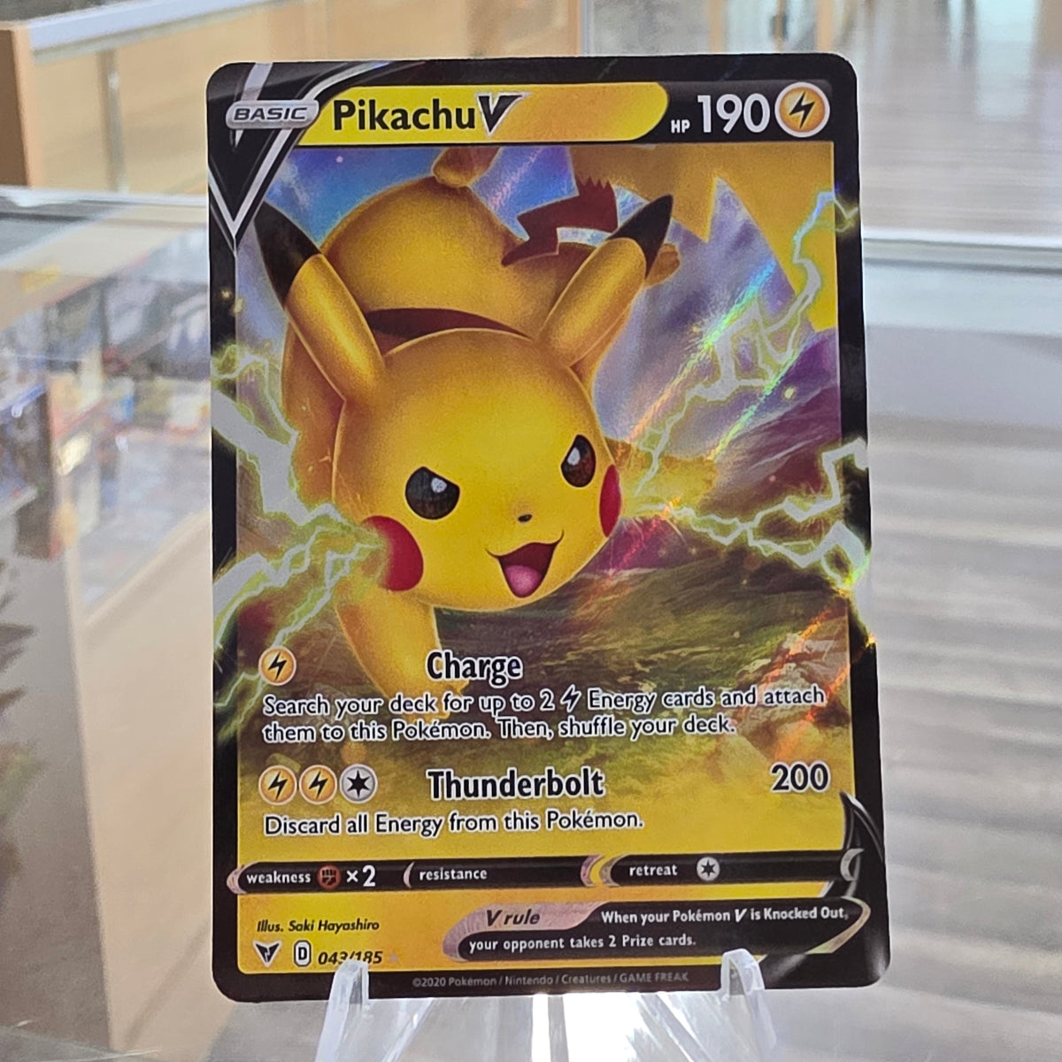 (NM) Pikachu V - SWSH04: Vivid Voltage