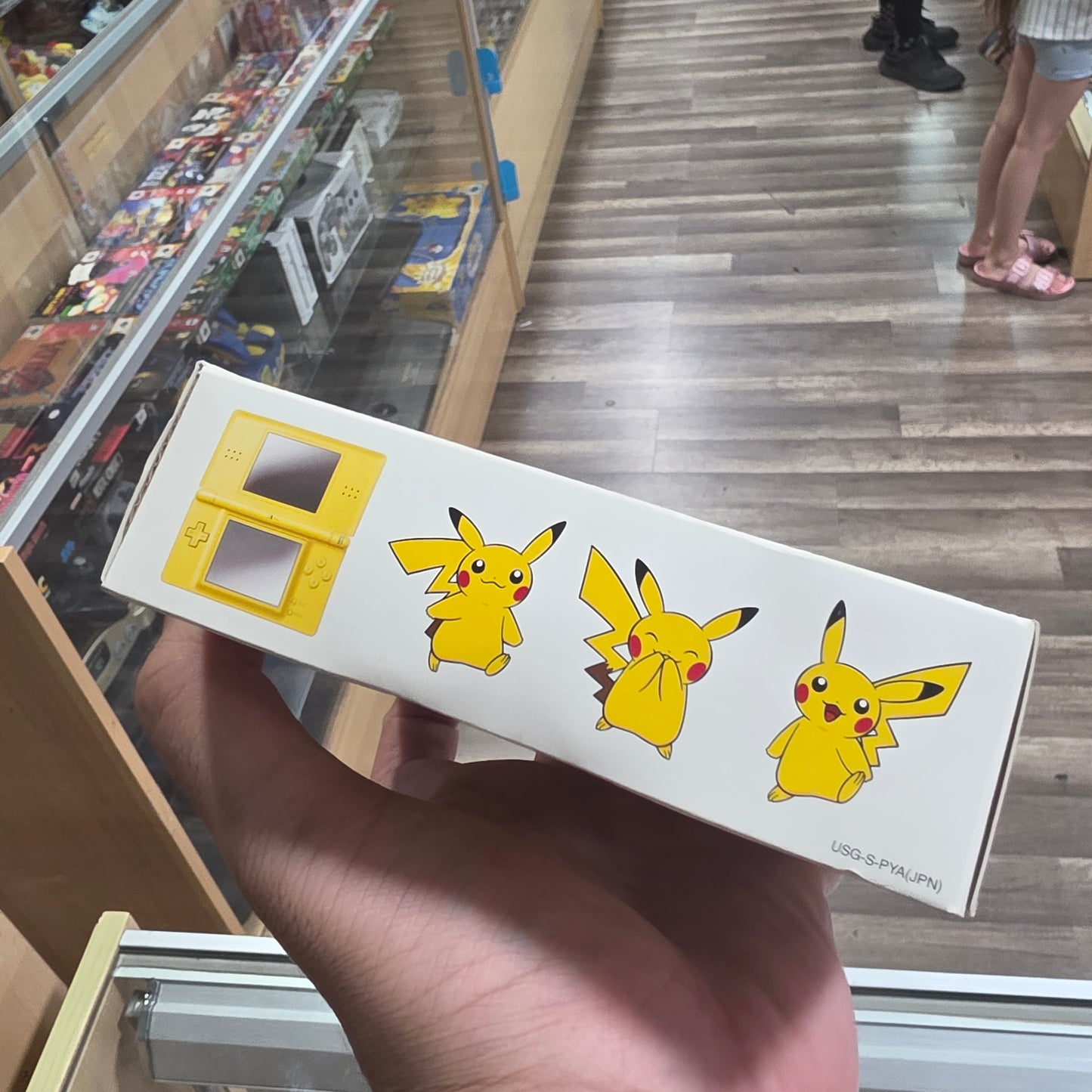 Nintendo DS Lite Yellow Pikachu Limited Edition (NEVER USED)