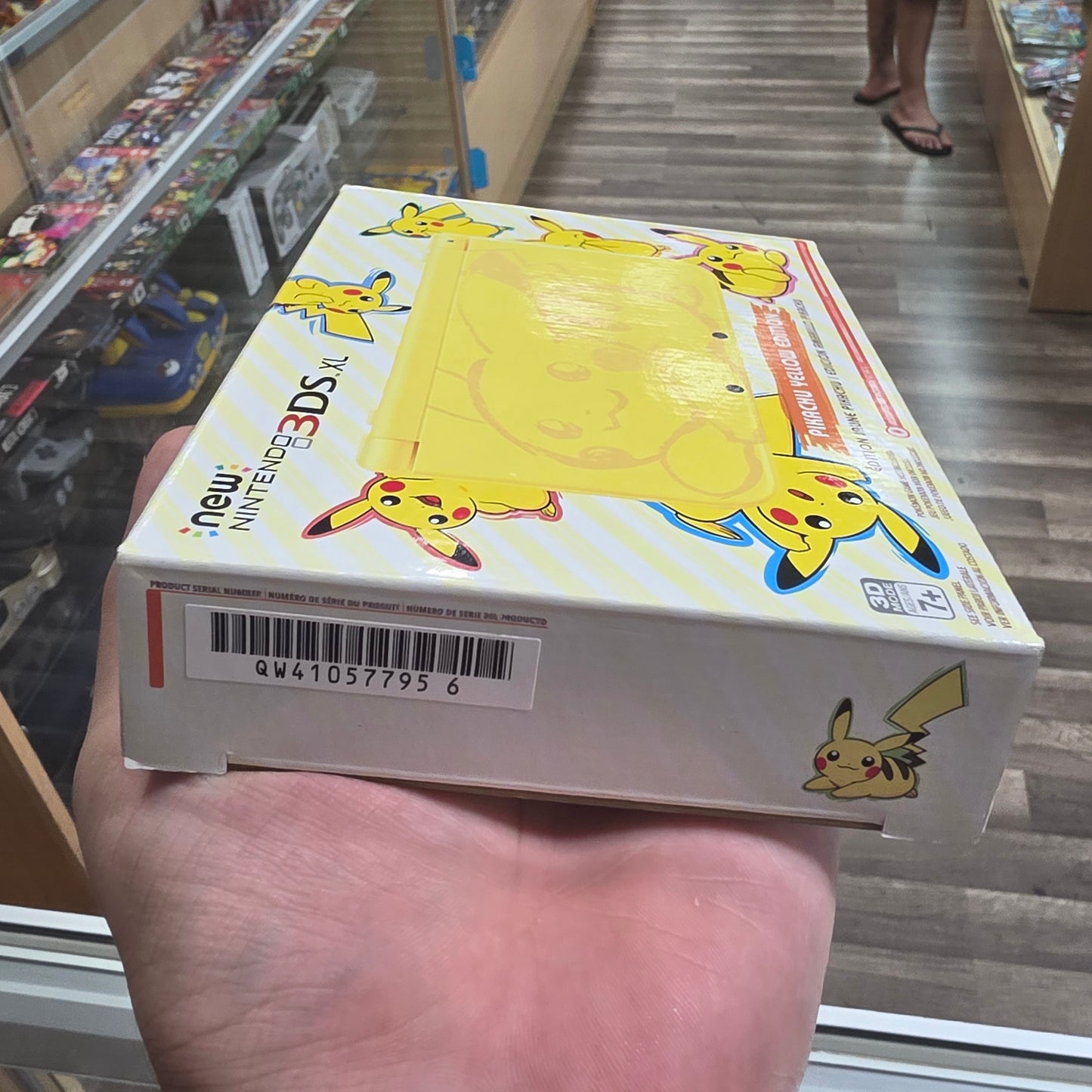 New Nintendo 3DS XL Pikachu Yellow Edition (NEVER USED)