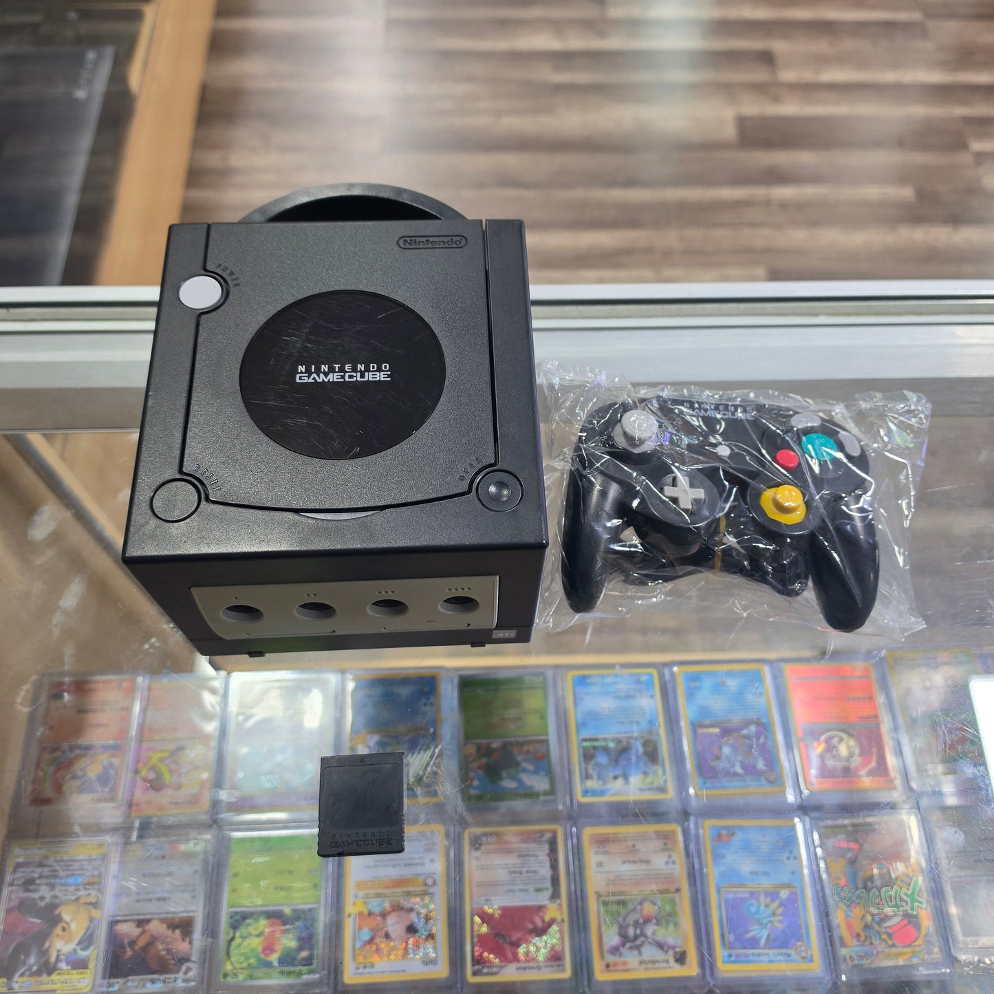 Black Nintendo GameCube System with One Controller and Wires+ Memory Card (025)