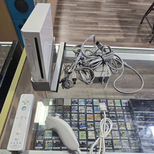 (929) Nintendo Wii System [All Cables And Controllers Included]