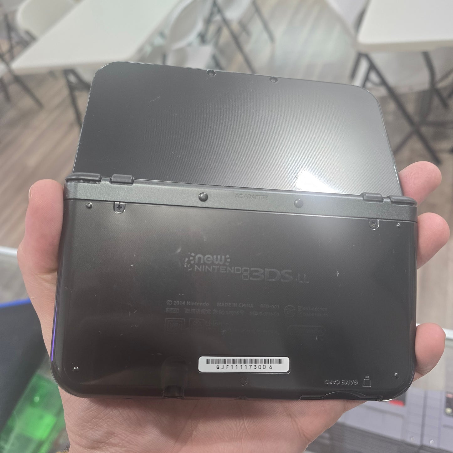 New Nintendo 3DS LL BLACK JP Nintendo 3DS [Pre Installed Games] [Charger Included]