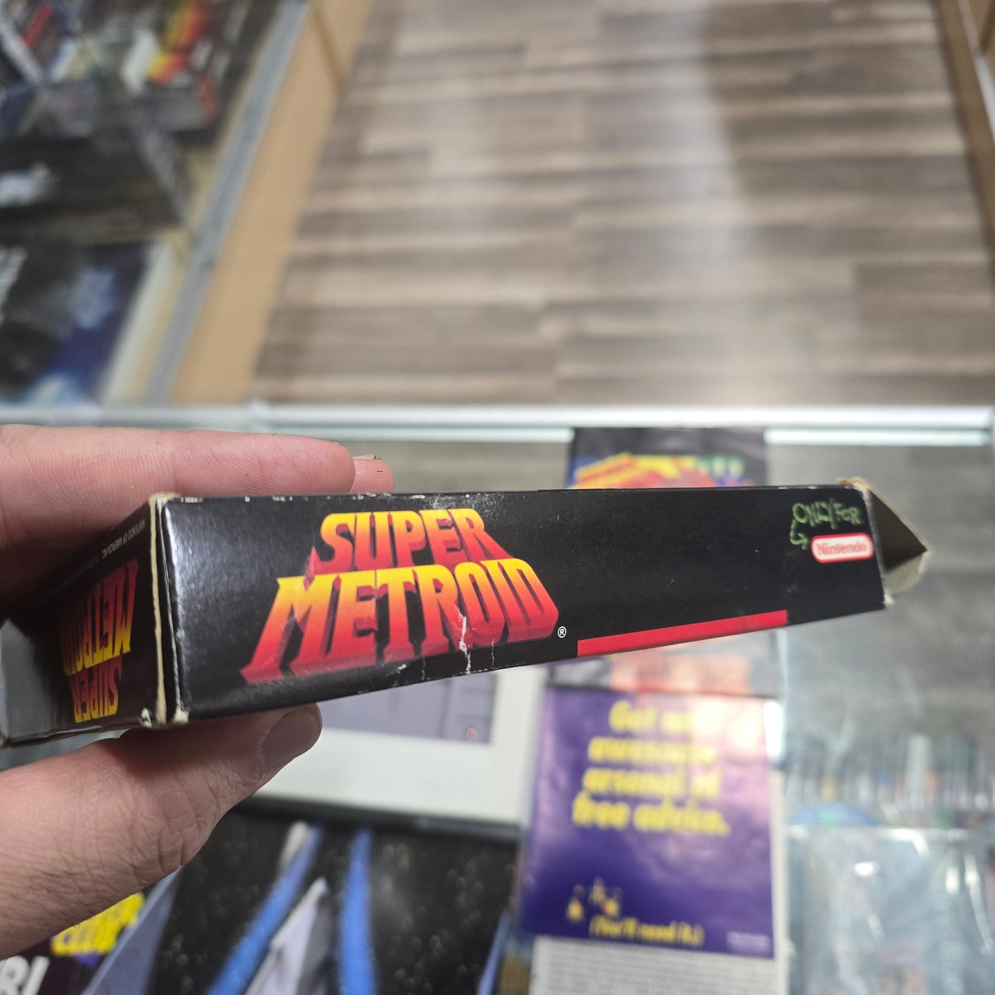 Super Metroid CIB with Poster and Box Protector Super Nintendo