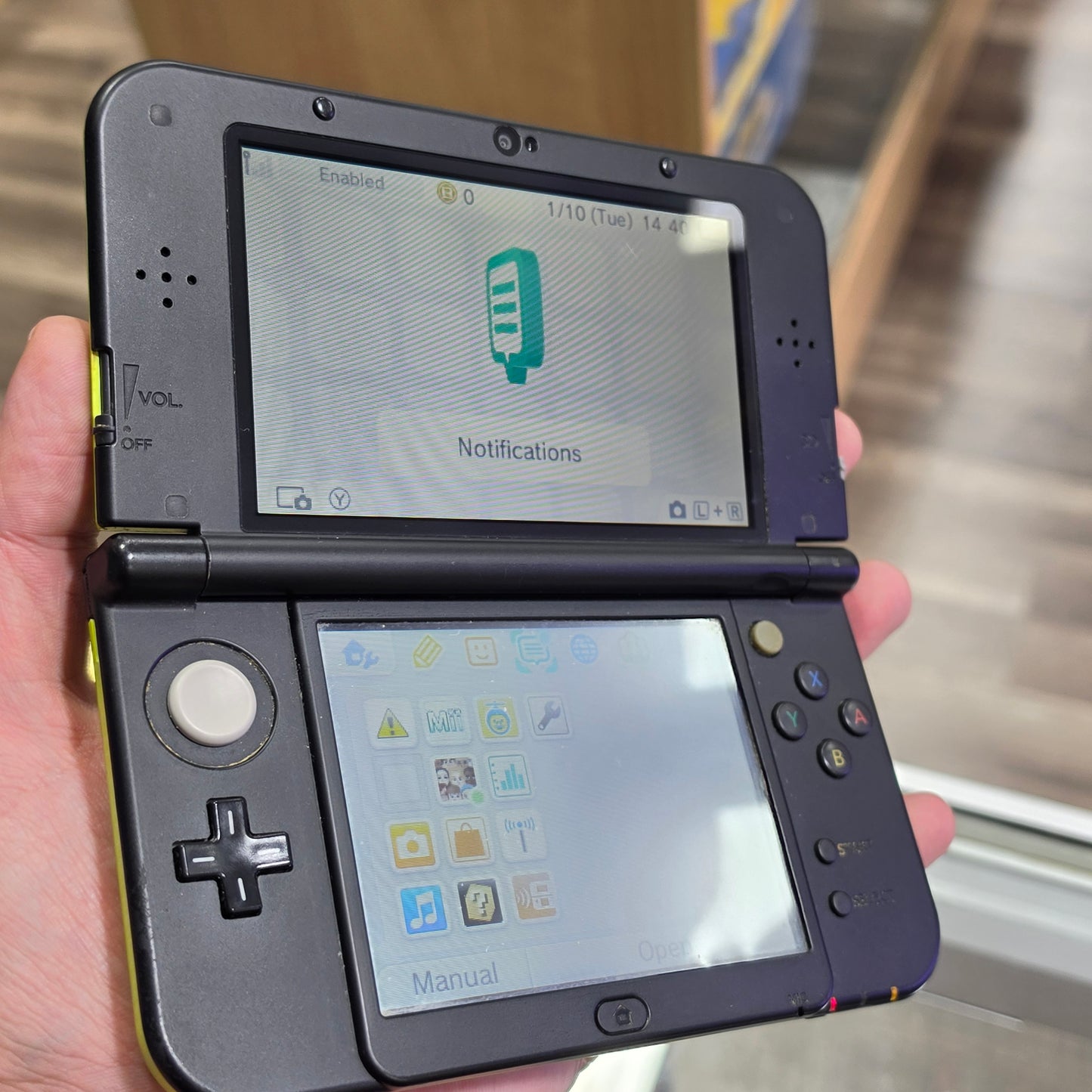 Lime Green New Nintendo 3DS XL Handheld System With Charger (Region Free)(JAPANESE TO US)