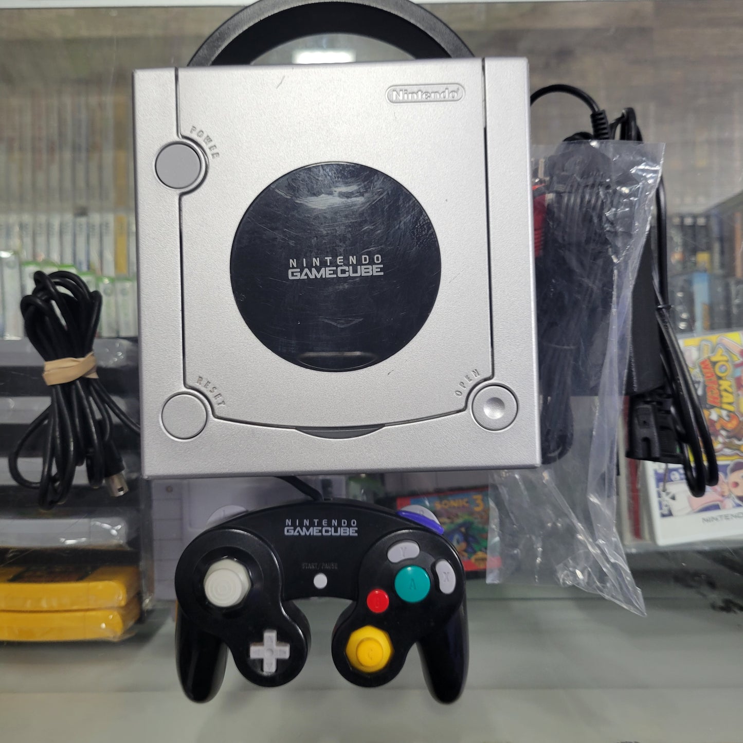 Silver Platinum Nintendo Gamecube System With Controller And Cables
