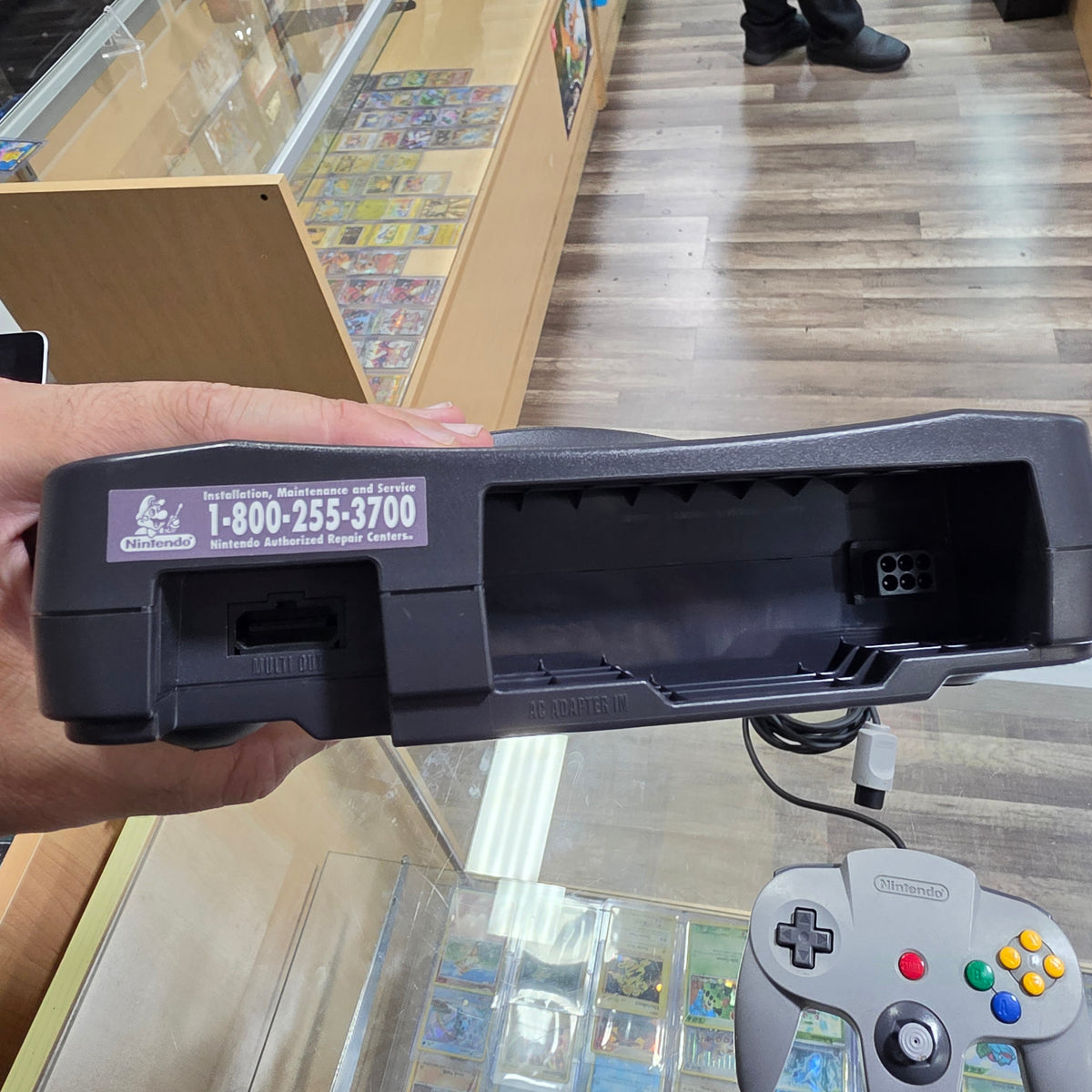 (909) Nintendo 64 System with Wires and Controller