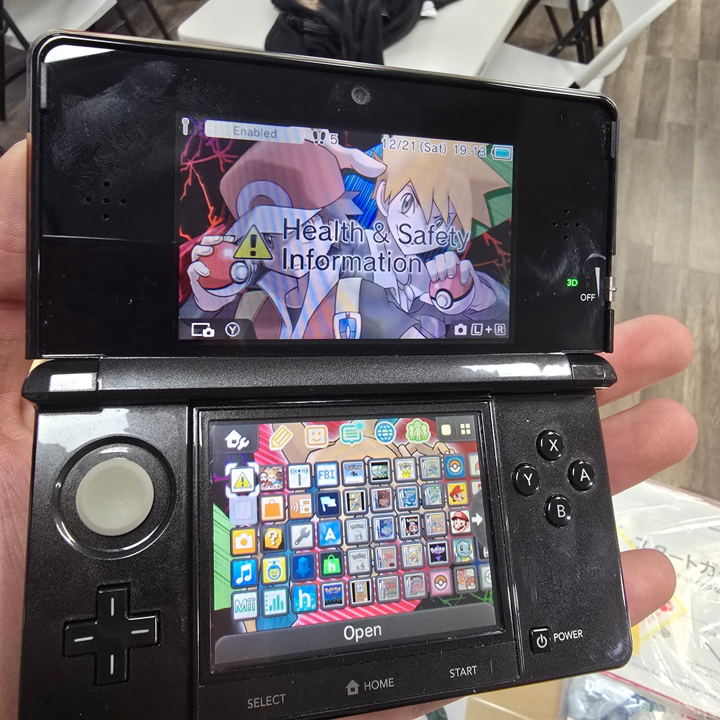 Cosmo Black Nintendo 3DS System CIB with Digital Games