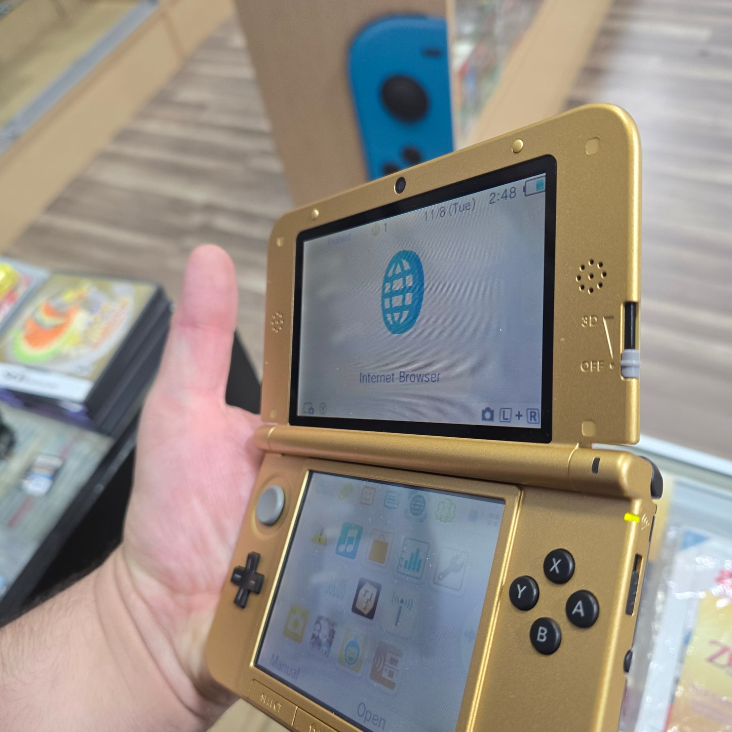 Nintendo 3DS XL Zelda Edition [A Link Between Worlds Pre-installed] Nintendo 3DS Handheld System with Charger and Box