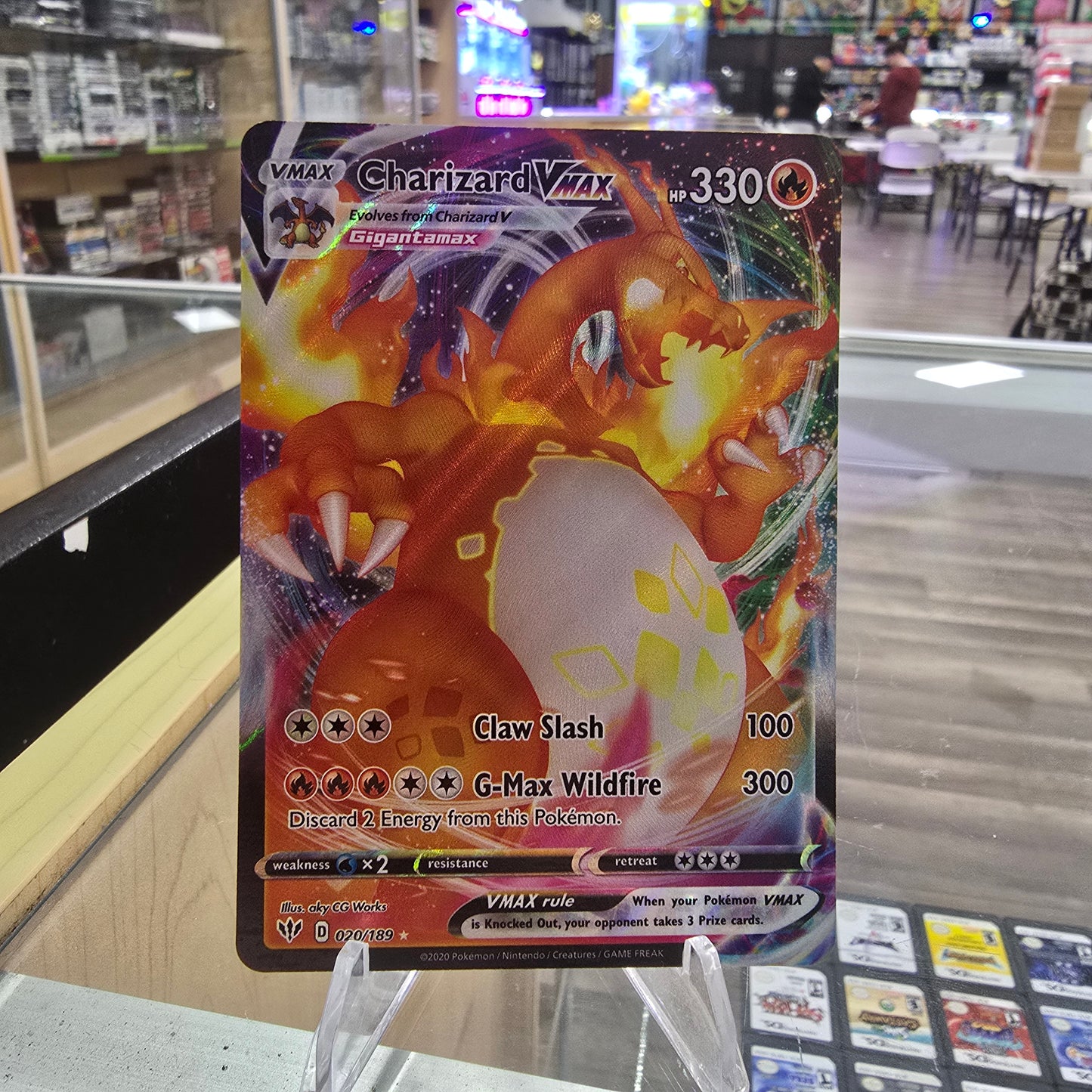 Charizard VMAX - SWSH03: Darkness Ablaze (NM)