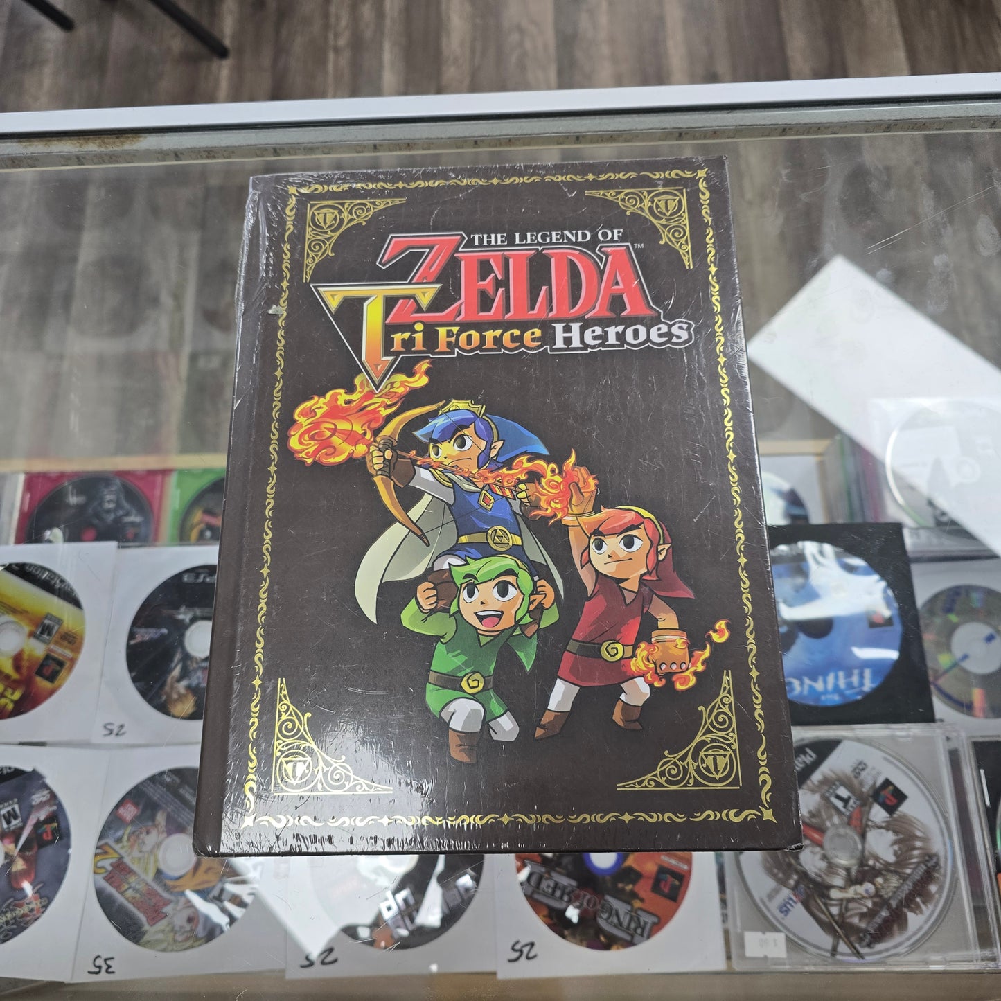 NEW The Legend of Zelda Tri Force Heroes Collector's Edition Strategy Guide Prima