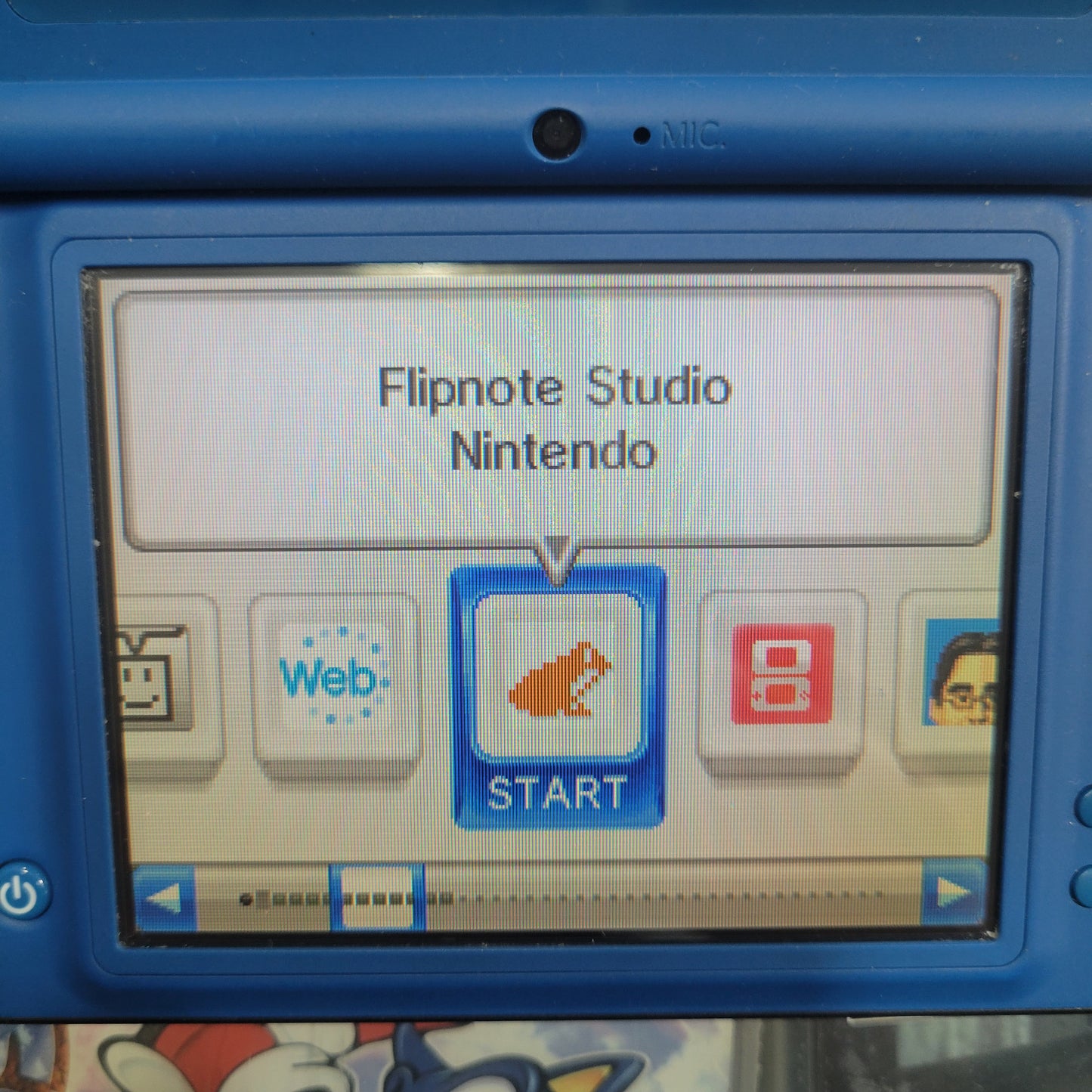 Blue Nintendo DSi XL CIB [Screen Edges Yellowing]
