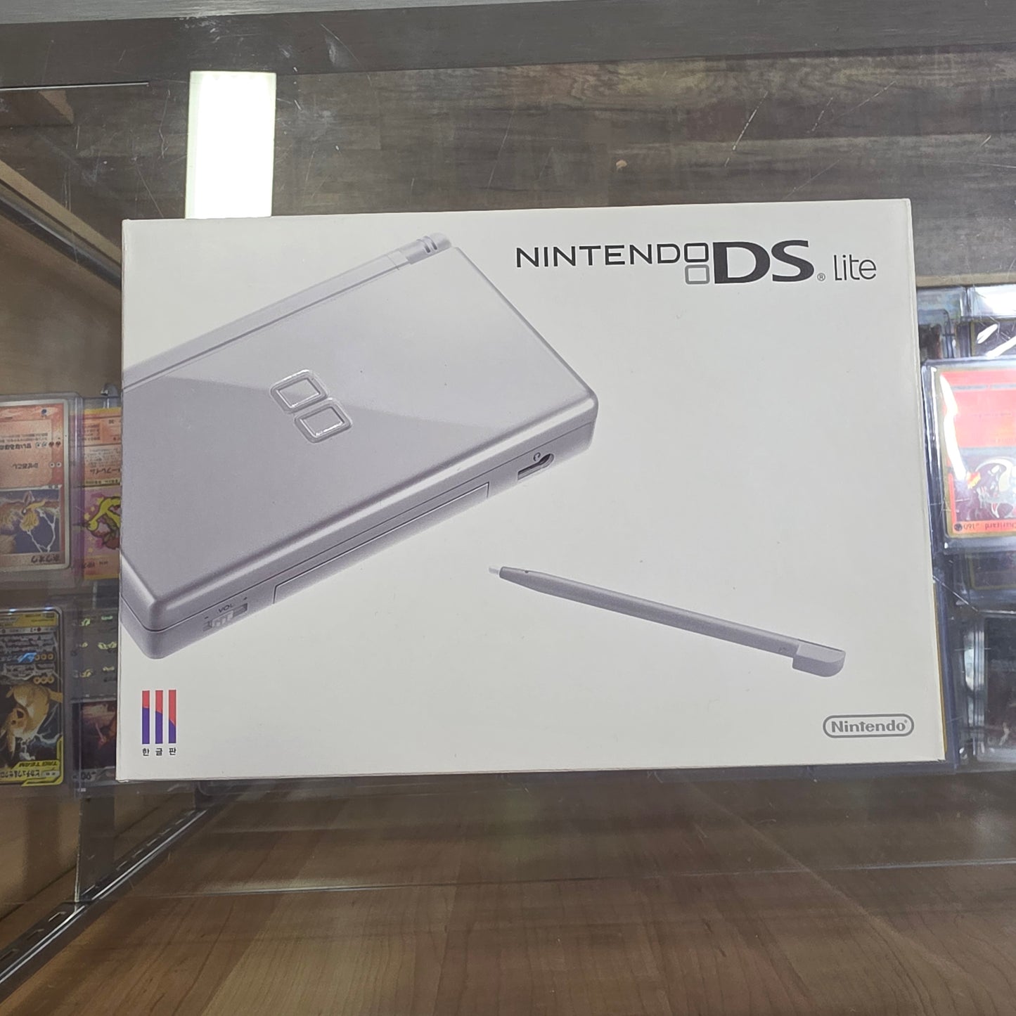 Nintendo DS Lite Korean Version Handheld System Crystal White (UNOPENED) (Rare)