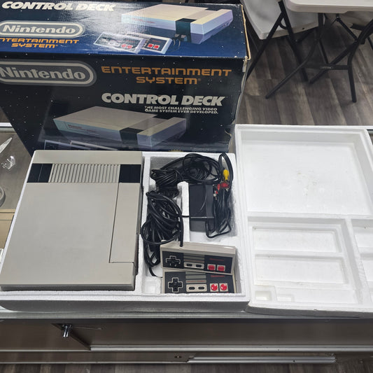 Nintendo NES Control Deck Complete Very Good Condition
