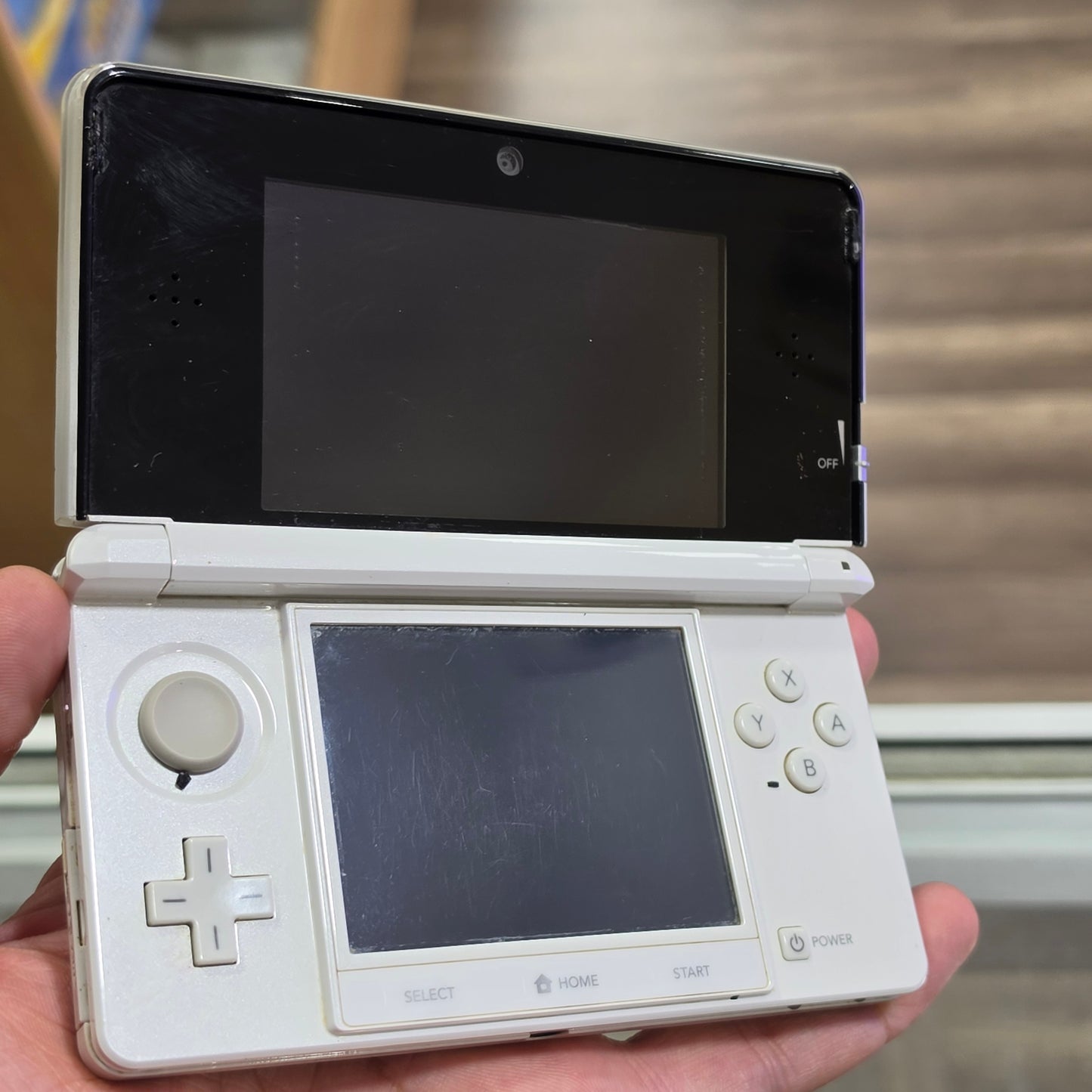 White Nintendo 3DS Handheld System With Charger (Region Free)(JAPANESE TO US)