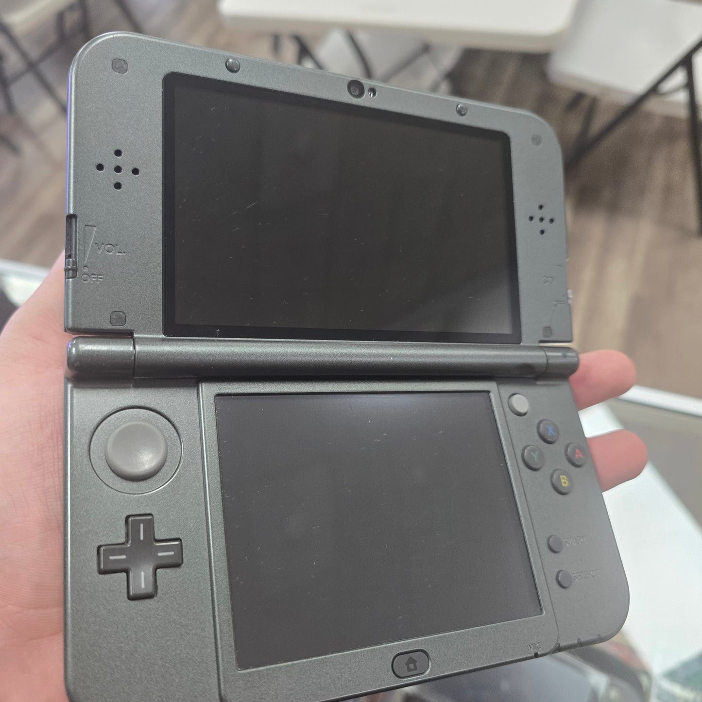 Grey "New" Nintendo 3DS XL Handheld System With Charger