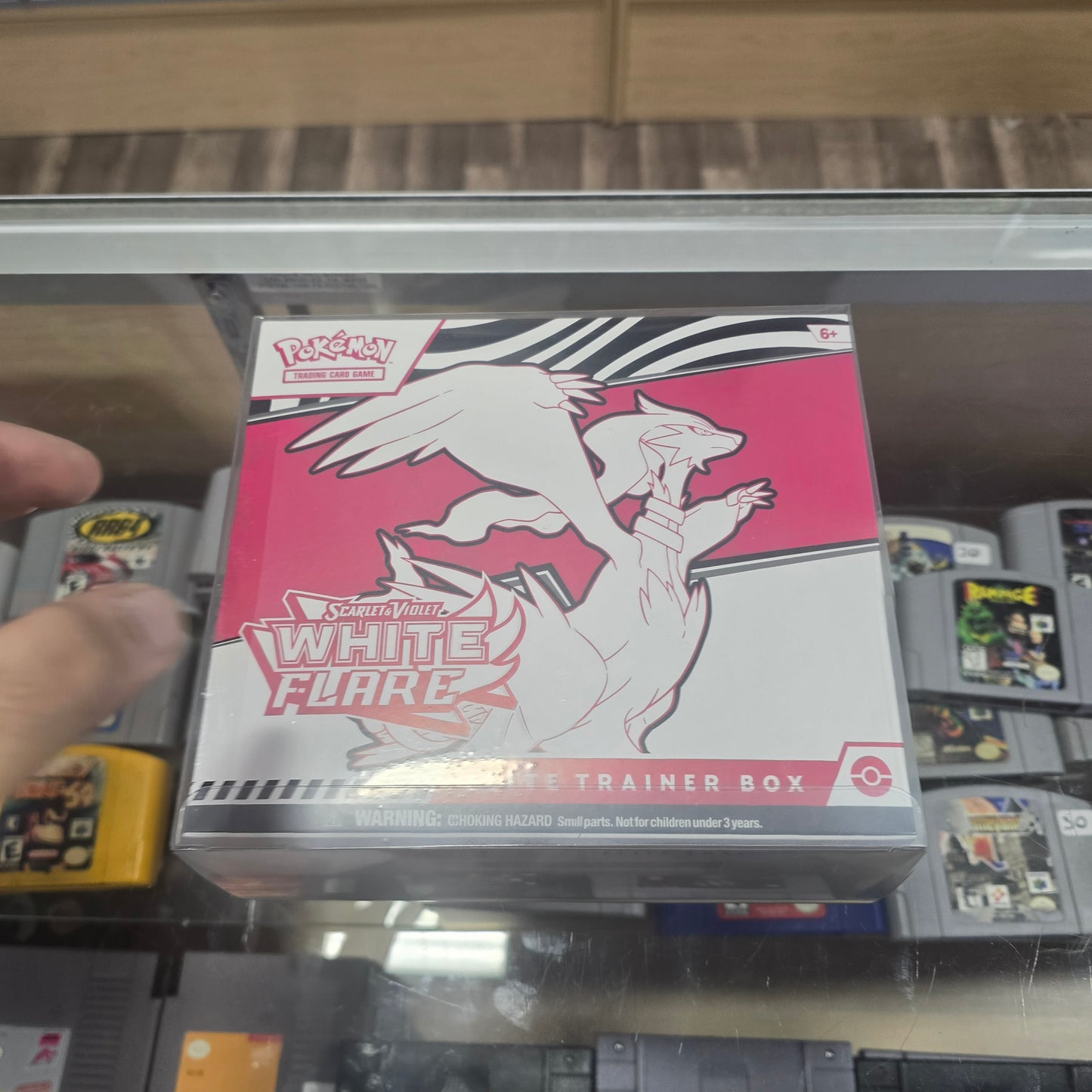 White Flare Elite Trainer Box - SV: White Flare