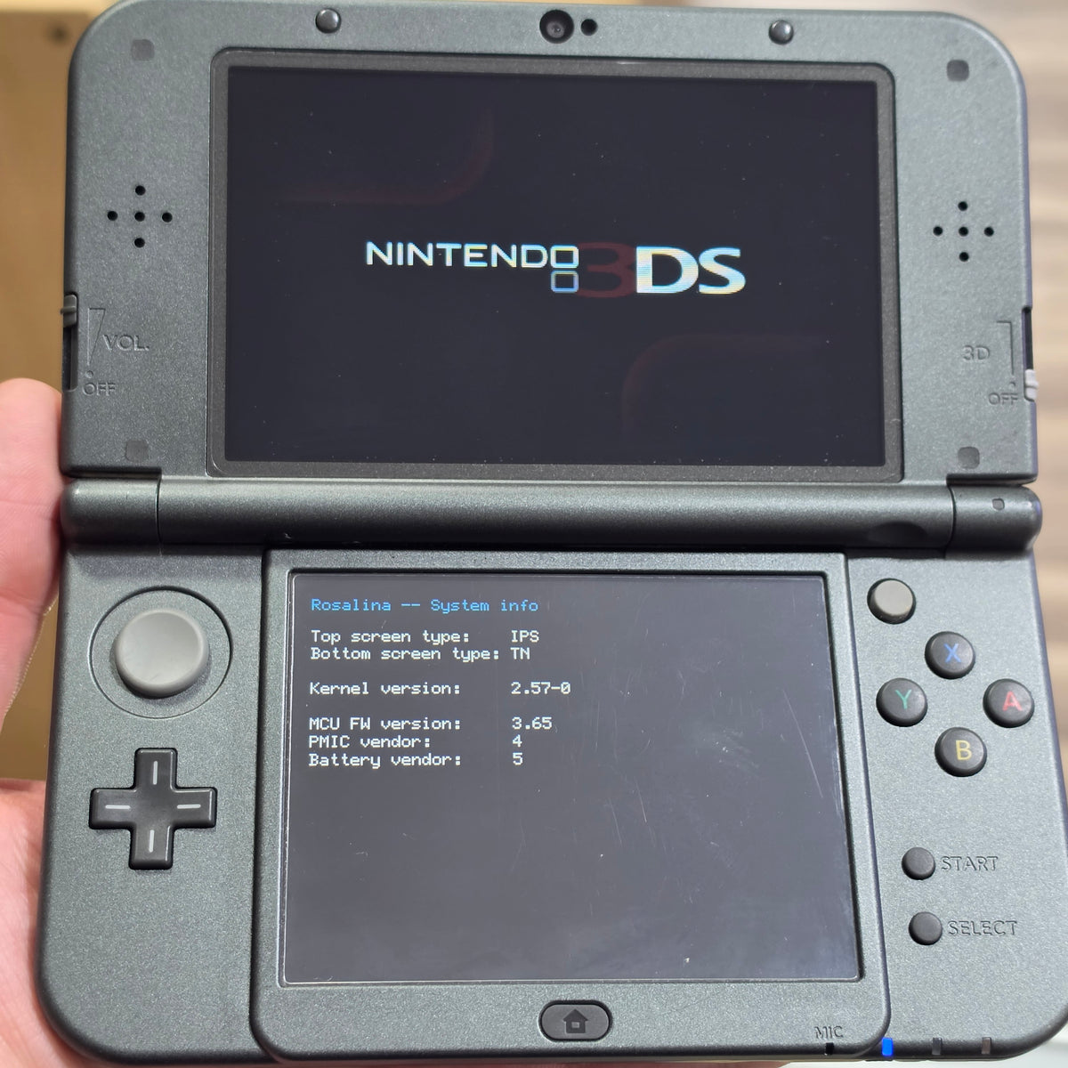 (041) (Top IPS) Black New Nintendo 3DS XL Handheld System With Charger (Region Free)(JAPANESE TO US)