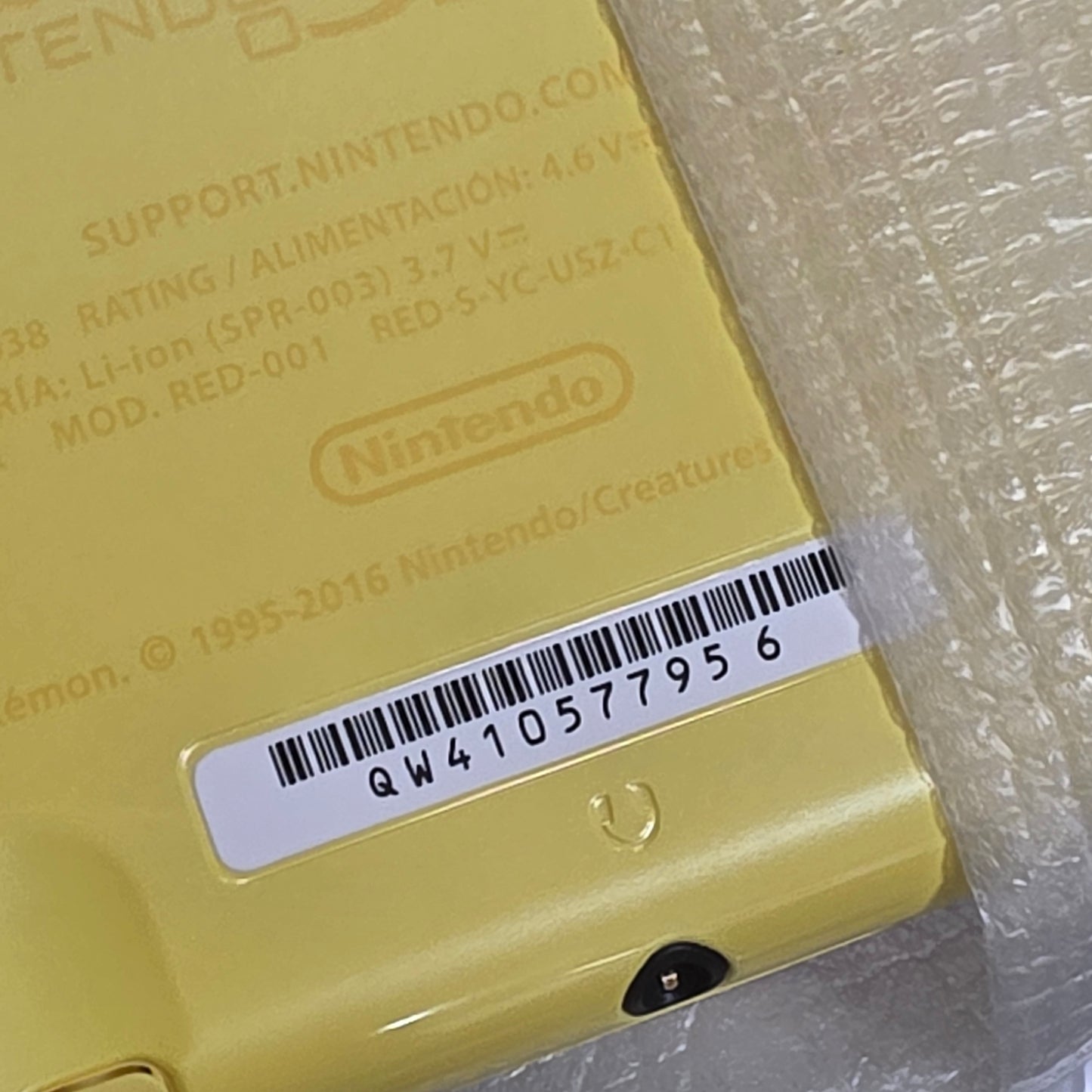 New Nintendo 3DS XL Pikachu Yellow Edition (NEVER USED)