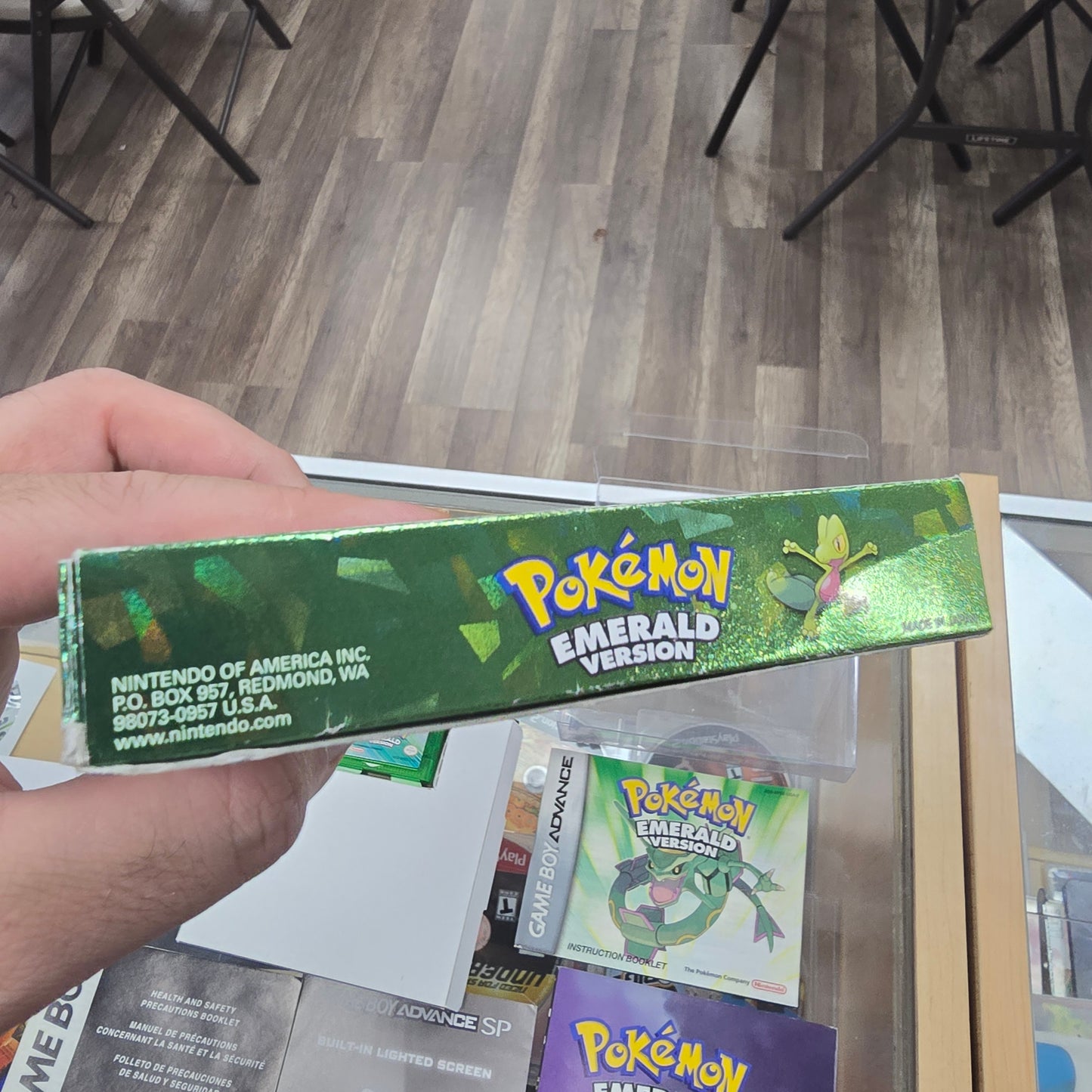 Pokémon Emerald Authentic with Box Protector CIB (Dry Battery)