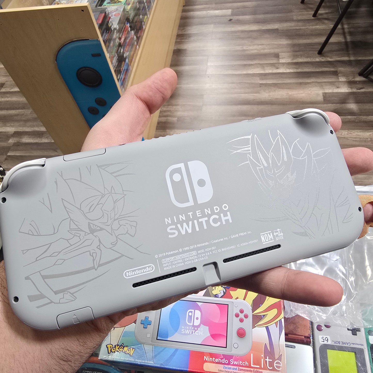 Nintendo Switch Lite [Zacian and Zamazenta Edition] (CLEAN)