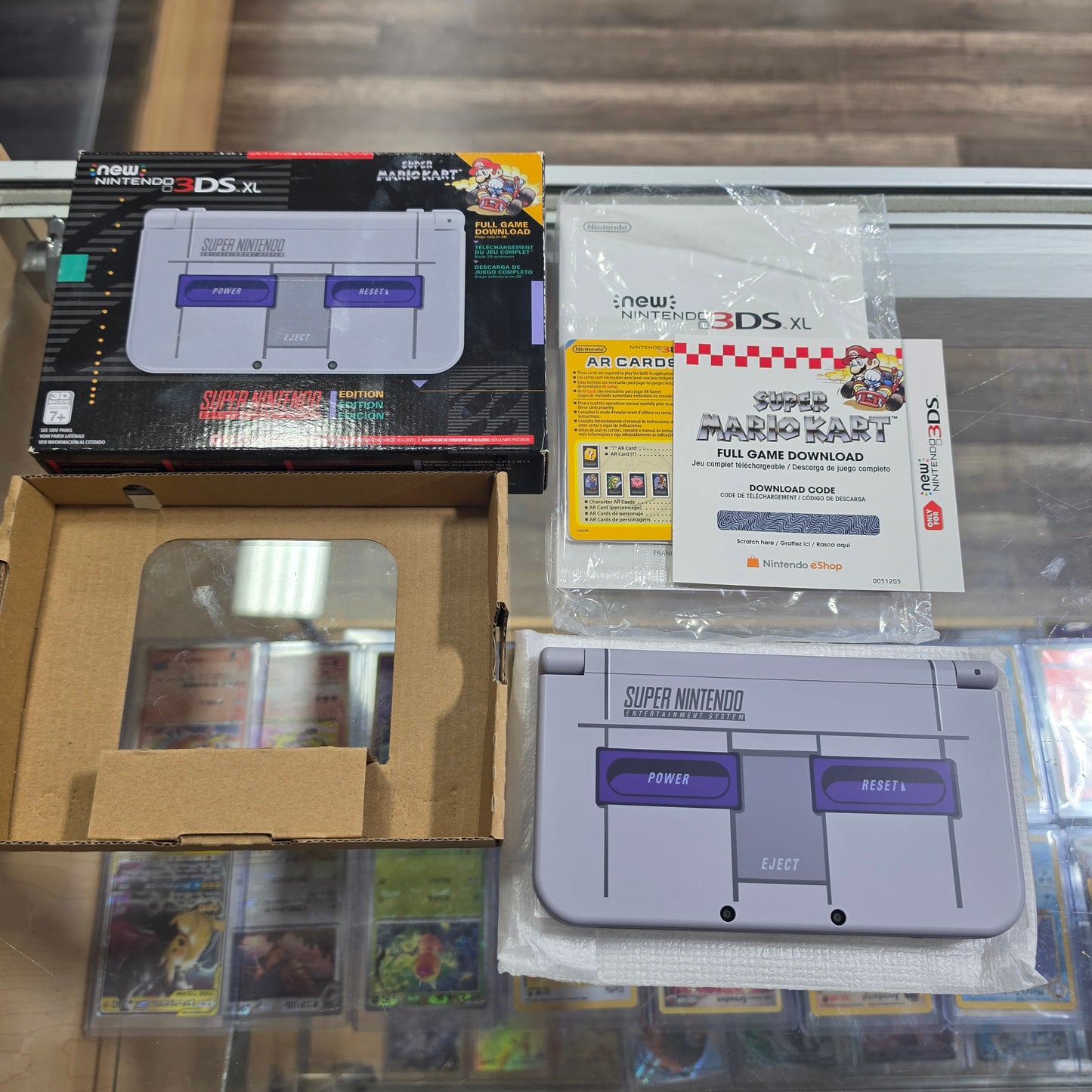 New Nintendo 3DS XL SNES Edition (Open Box) (LIKE NEW SYSTEM) (Code Unscratched) with Box Protector