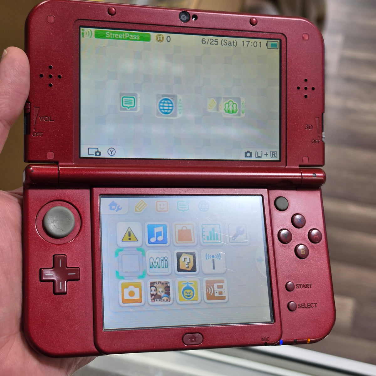 (994) Red New Nintendo 3DS XL Handheld System With Charger (Region Free)(JAPANESE TO US)