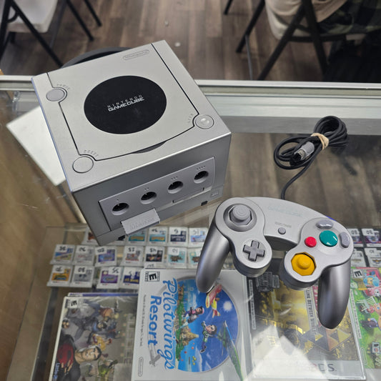 Silver Nintendo GameCube with Wires and One Controller (Very Clean System)