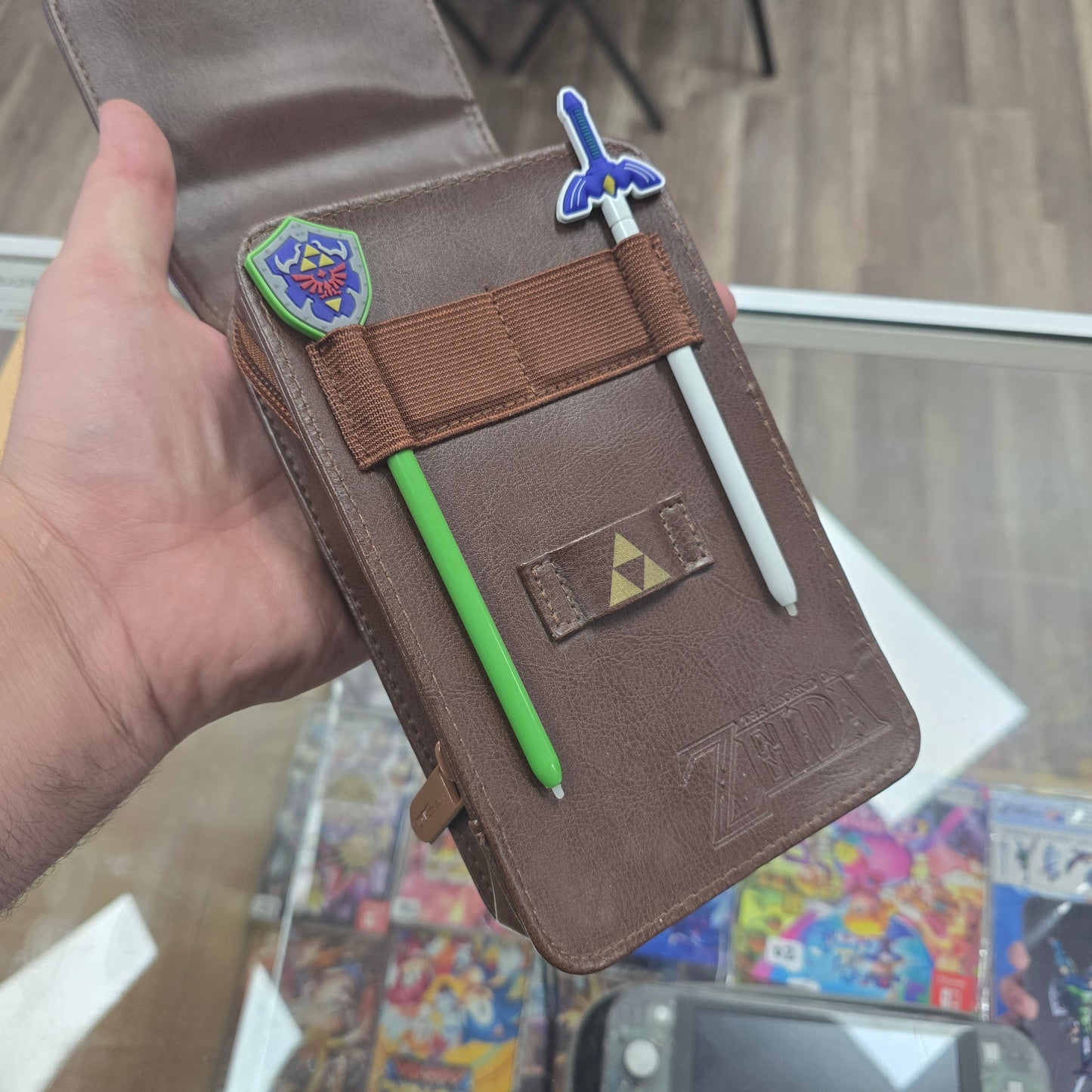 Nintendo 3DS Zelda Carrying Case with 2 Zelda Themed Stylus